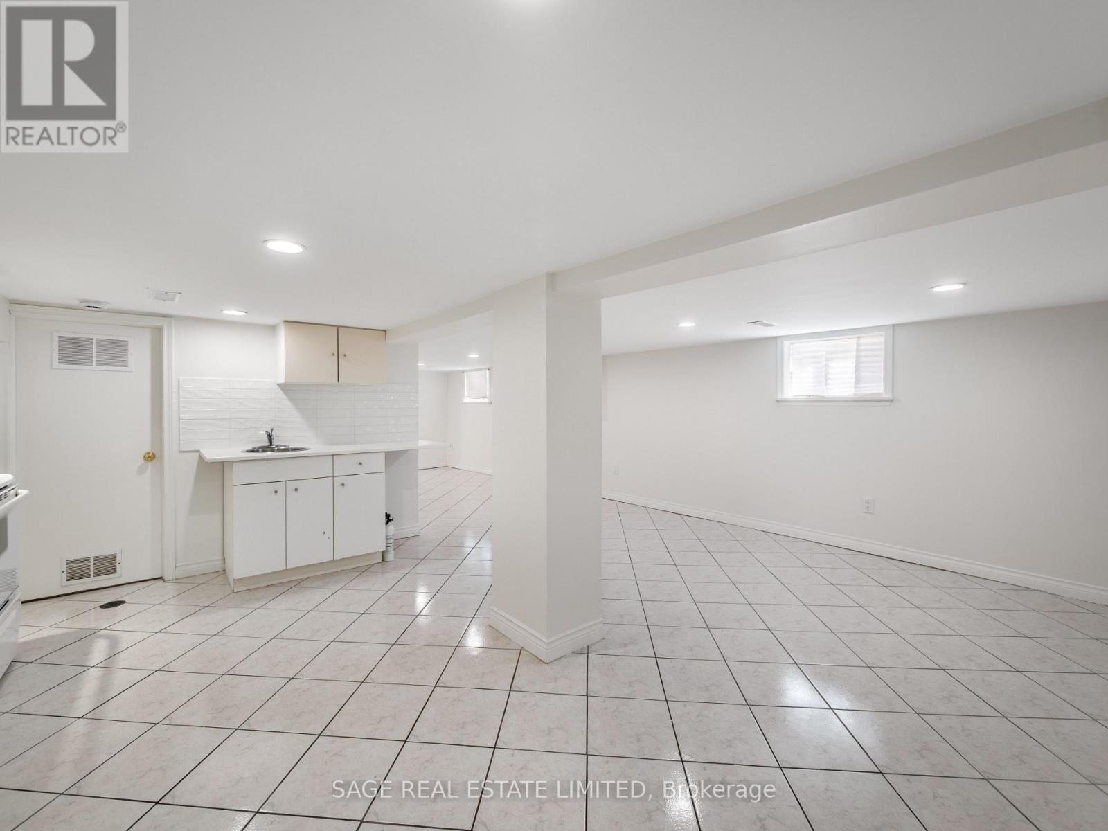 521 Glen Park Avenue, Toronto, Ontario  M6B 2G2 - Photo 24 - W12909456