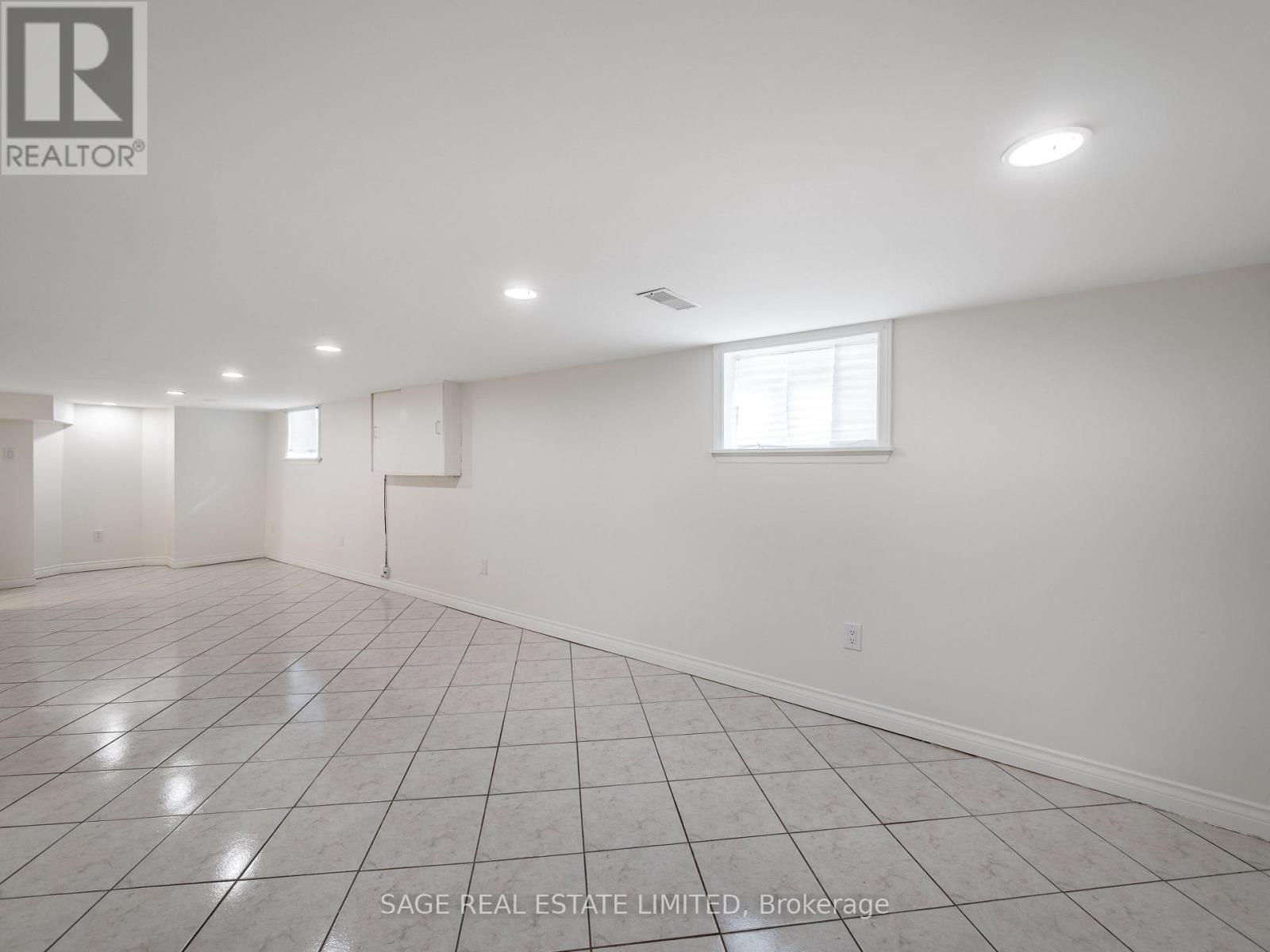 521 Glen Park Avenue, Toronto, Ontario  M6B 2G2 - Photo 28 - W12909456