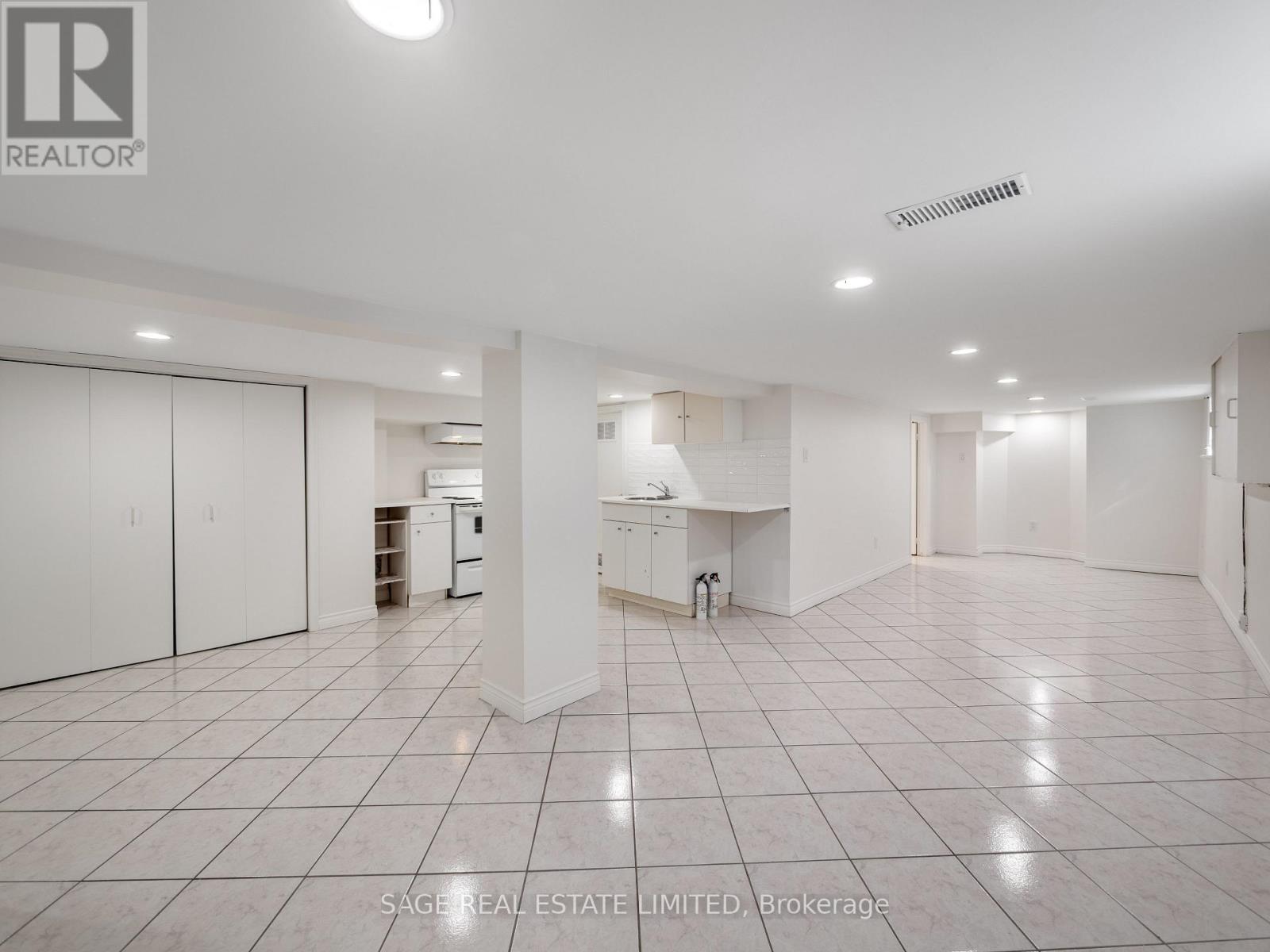 521 Glen Park Avenue, Toronto, Ontario  M6B 2G2 - Photo 30 - W12909456