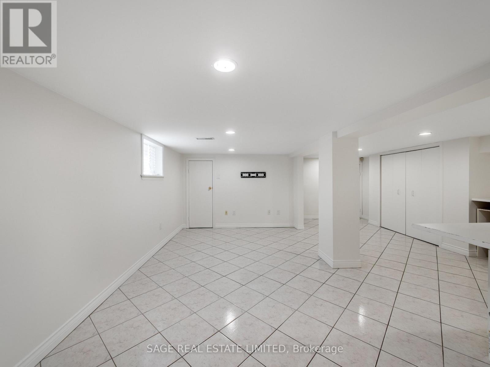 521 Glen Park Avenue, Toronto, Ontario  M6B 2G2 - Photo 31 - W12909456