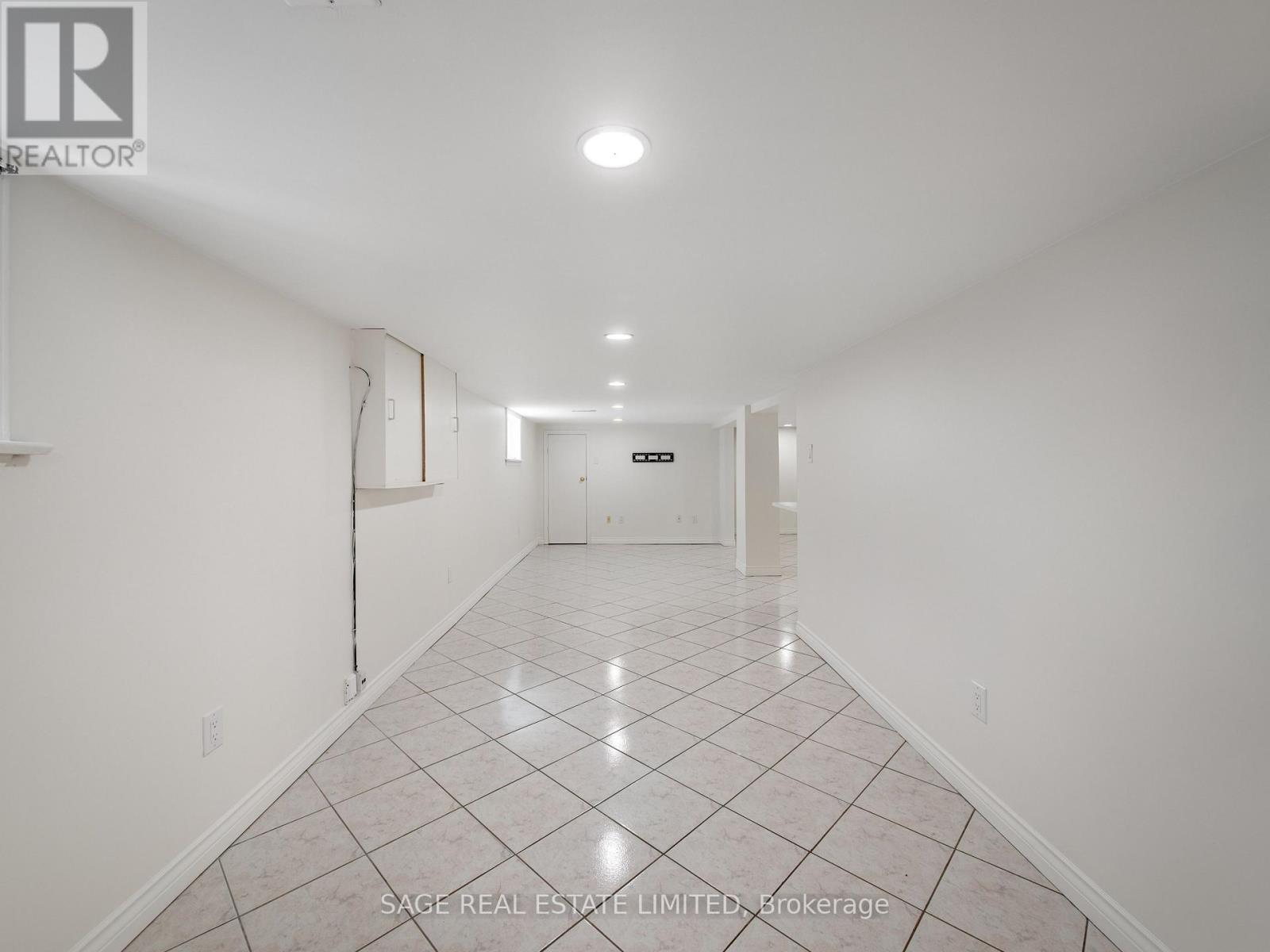 521 Glen Park Avenue, Toronto, Ontario  M6B 2G2 - Photo 33 - W12909456