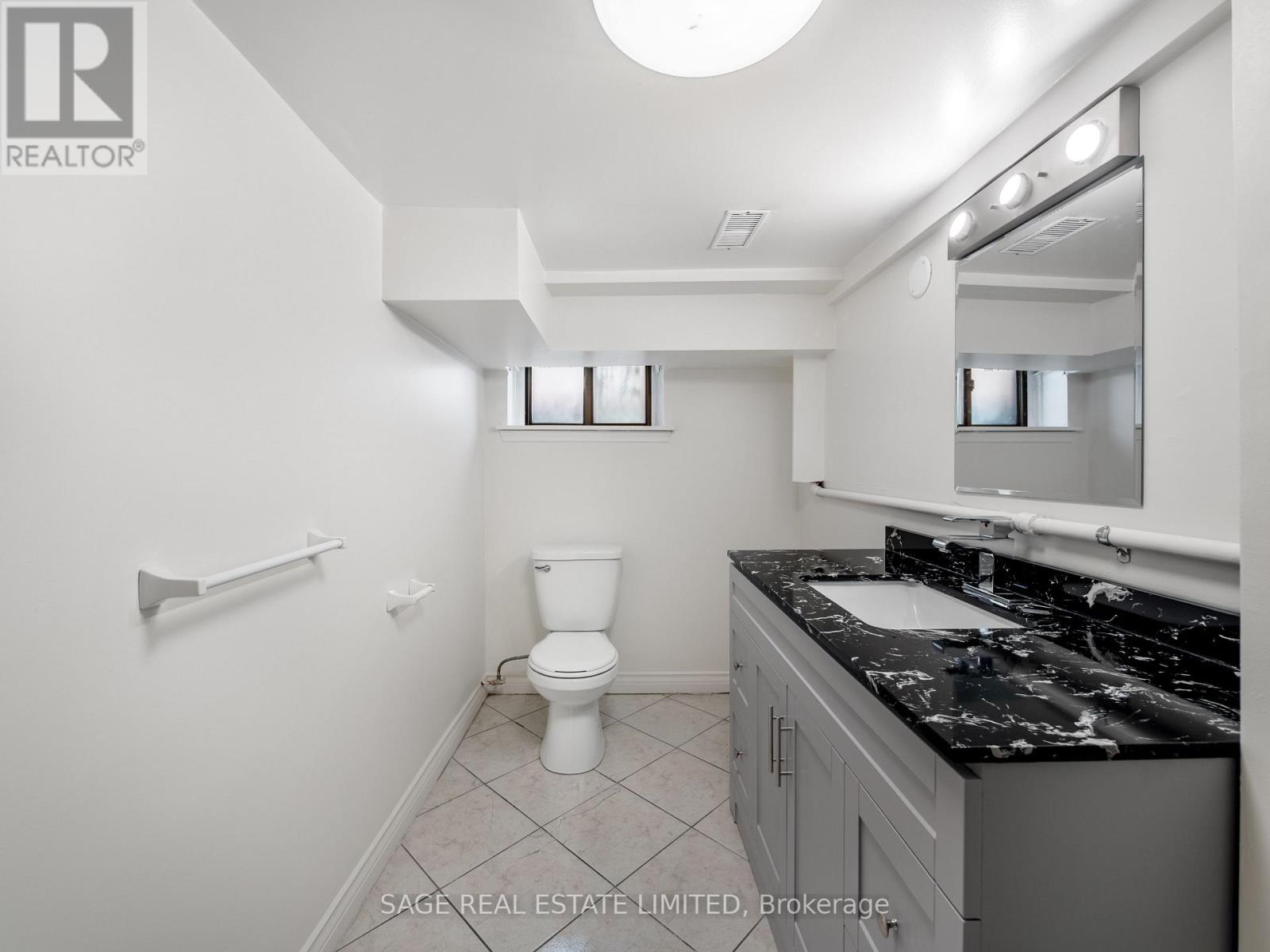 521 Glen Park Avenue, Toronto, Ontario  M6B 2G2 - Photo 34 - W12909456