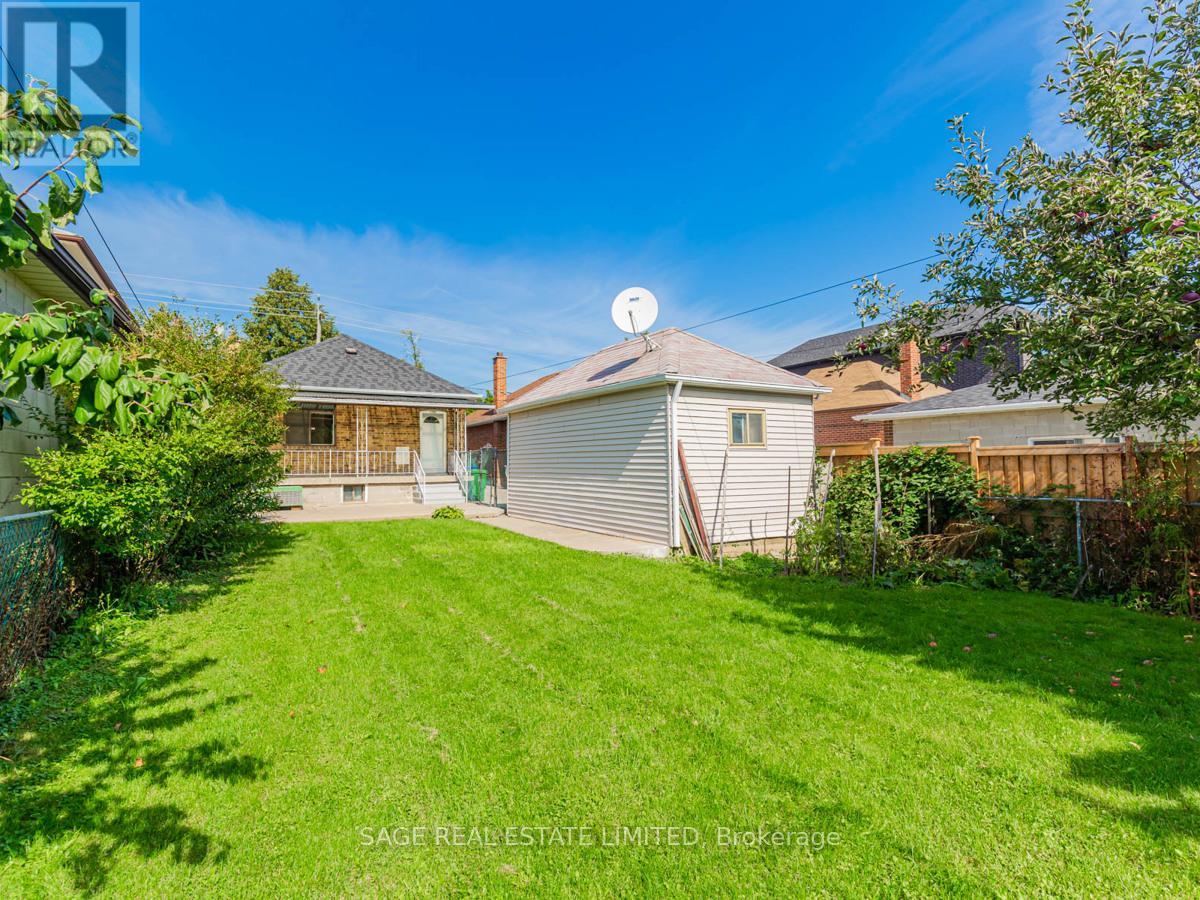 521 Glen Park Avenue, Toronto, Ontario  M6B 2G2 - Photo 50 - W12909456