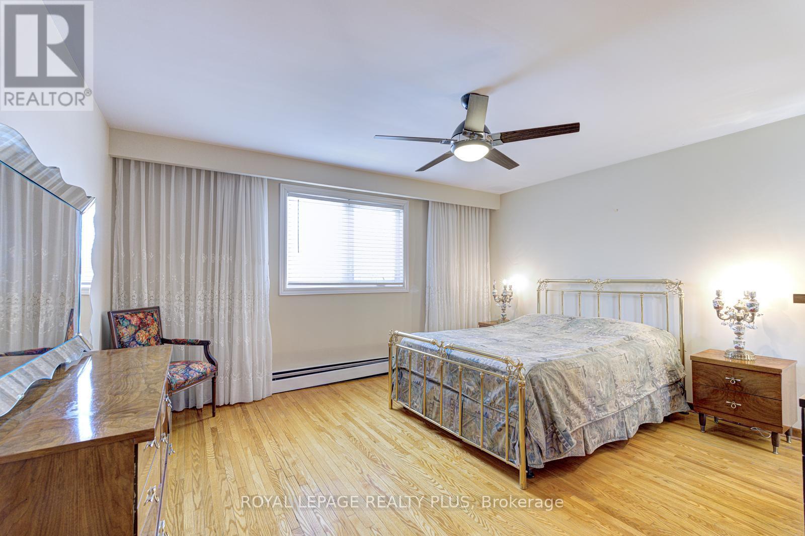 11 Ranwood Drive, Toronto, Ontario  M9N 3E8 - Photo 16 - W12909518