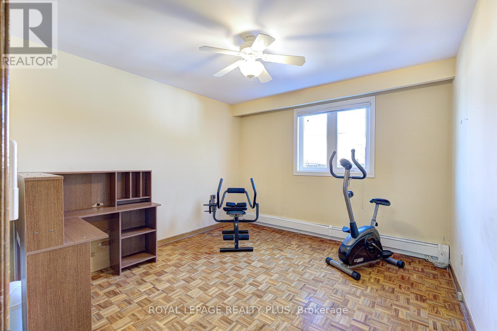 11 Ranwood Drive, Toronto, Ontario  M9N 3E8 - Photo 29 - W12909518