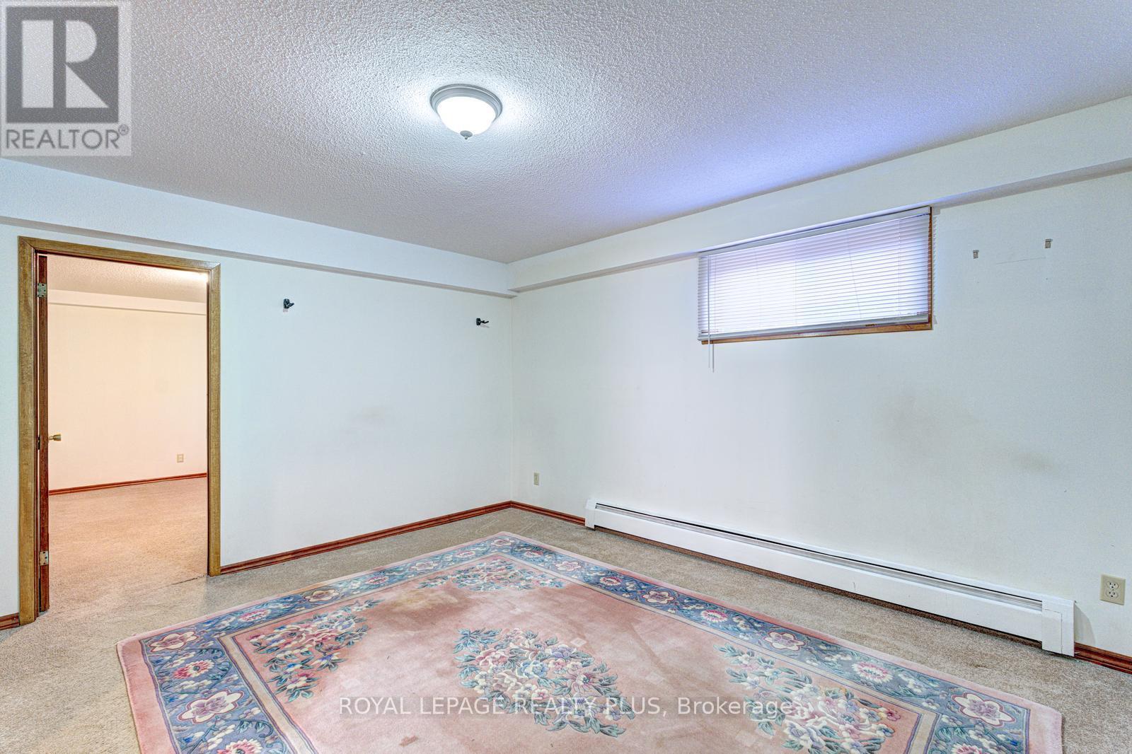 11 Ranwood Drive, Toronto, Ontario  M9N 3E8 - Photo 30 - W12909518