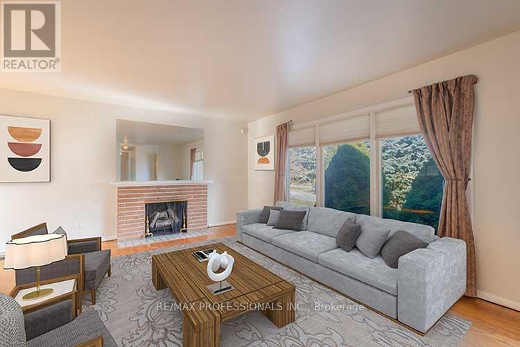 40 Sedgebrook Crescent, Toronto, Ontario  M9B 2X1 - Photo 6 - W12909522