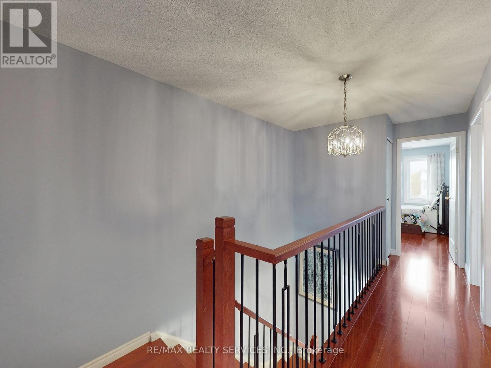 9 Malabar Crescent, Brampton, Ontario  L6S 3X6 - Photo 18 - W12909536