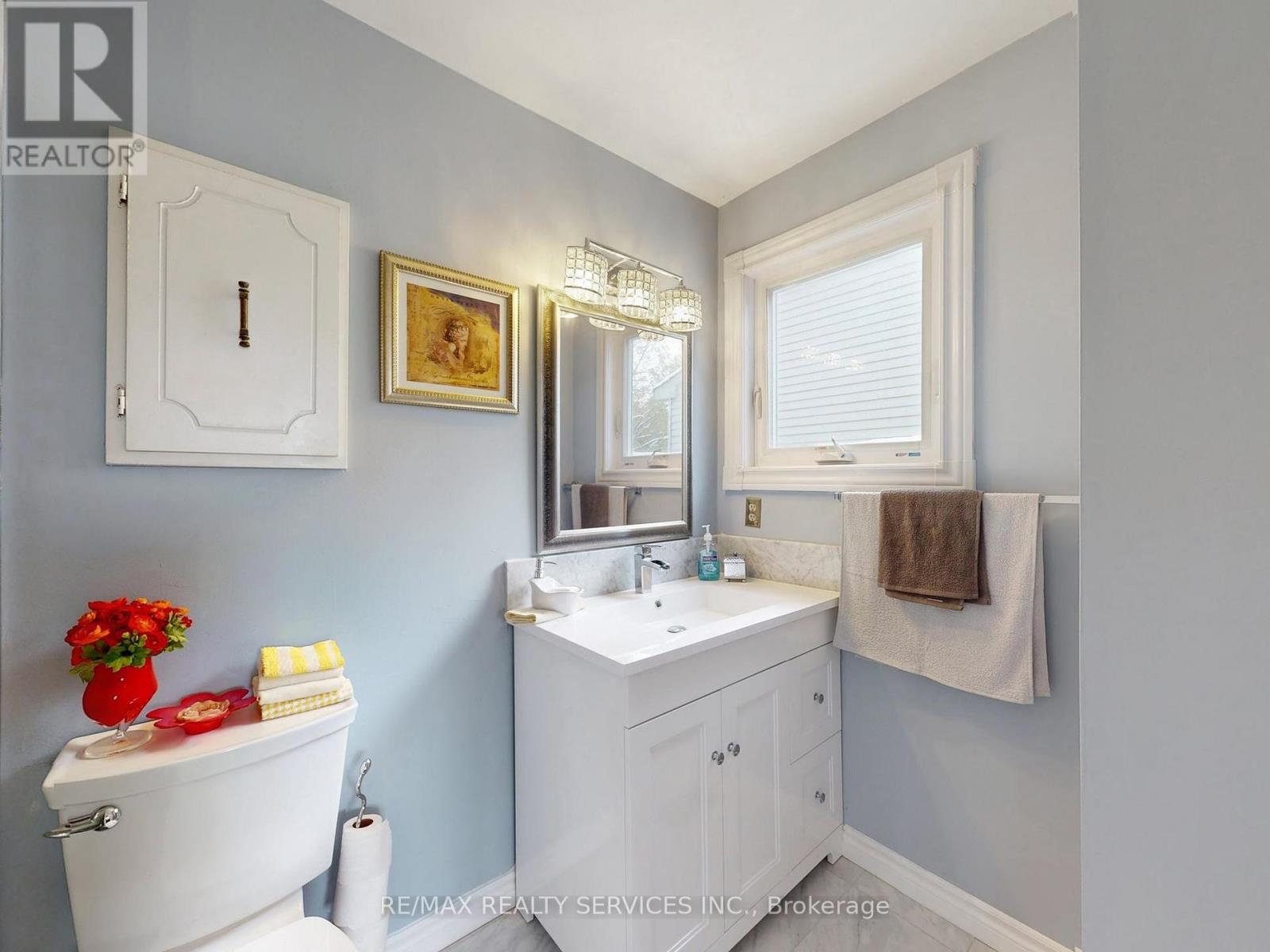 9 Malabar Crescent, Brampton, Ontario  L6S 3X6 - Photo 22 - W12909536