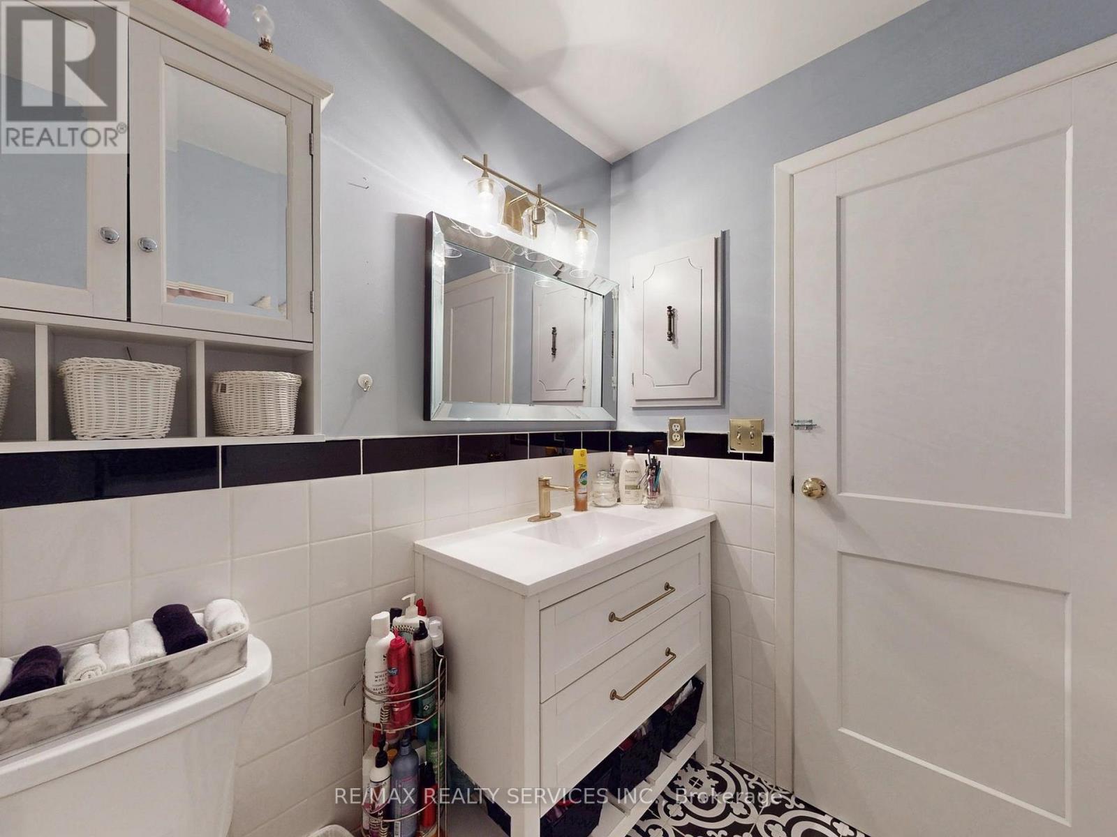 9 Malabar Crescent, Brampton, Ontario  L6S 3X6 - Photo 30 - W12909536