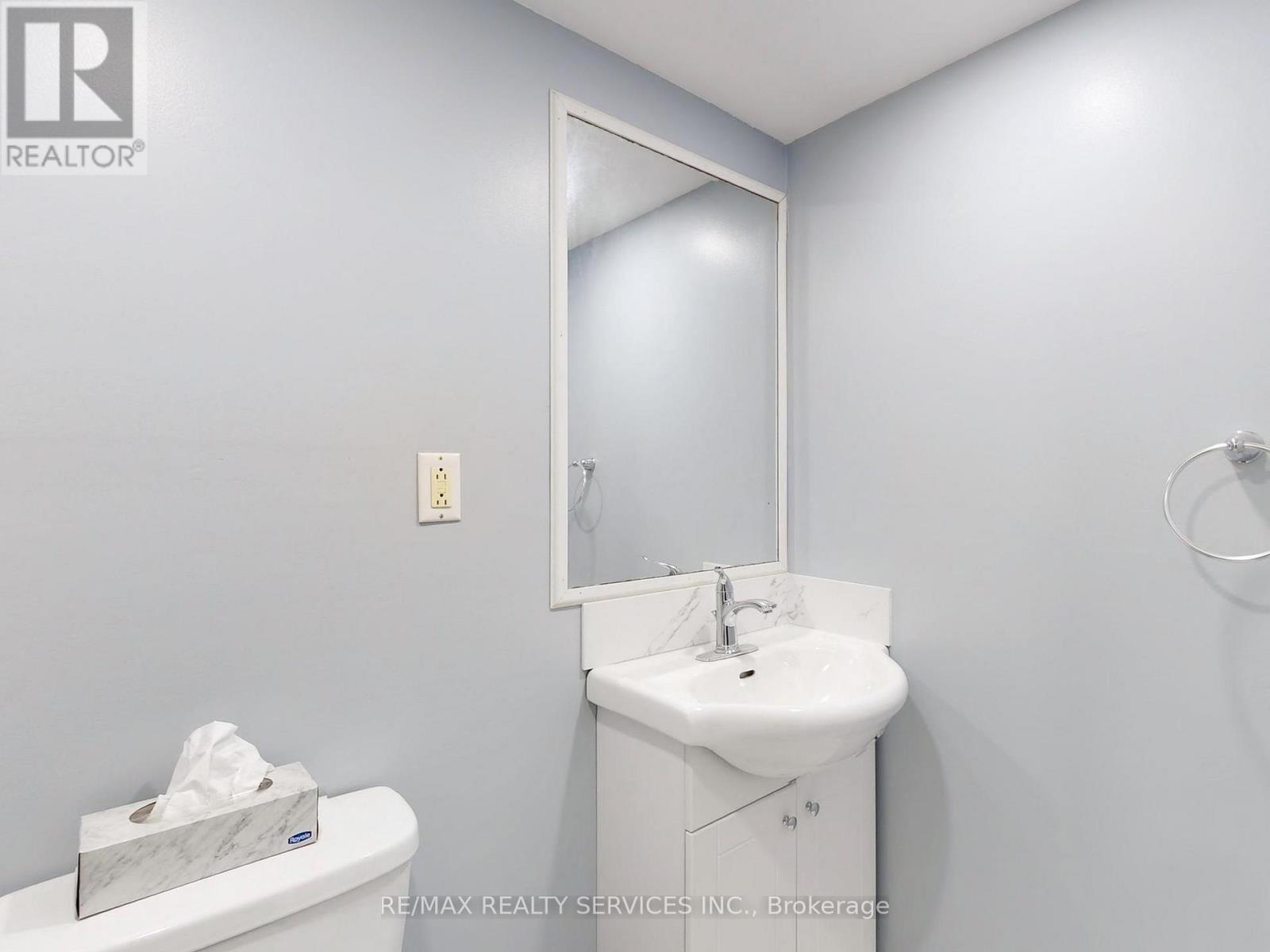 9 Malabar Crescent, Brampton, Ontario  L6S 3X6 - Photo 36 - W12909536