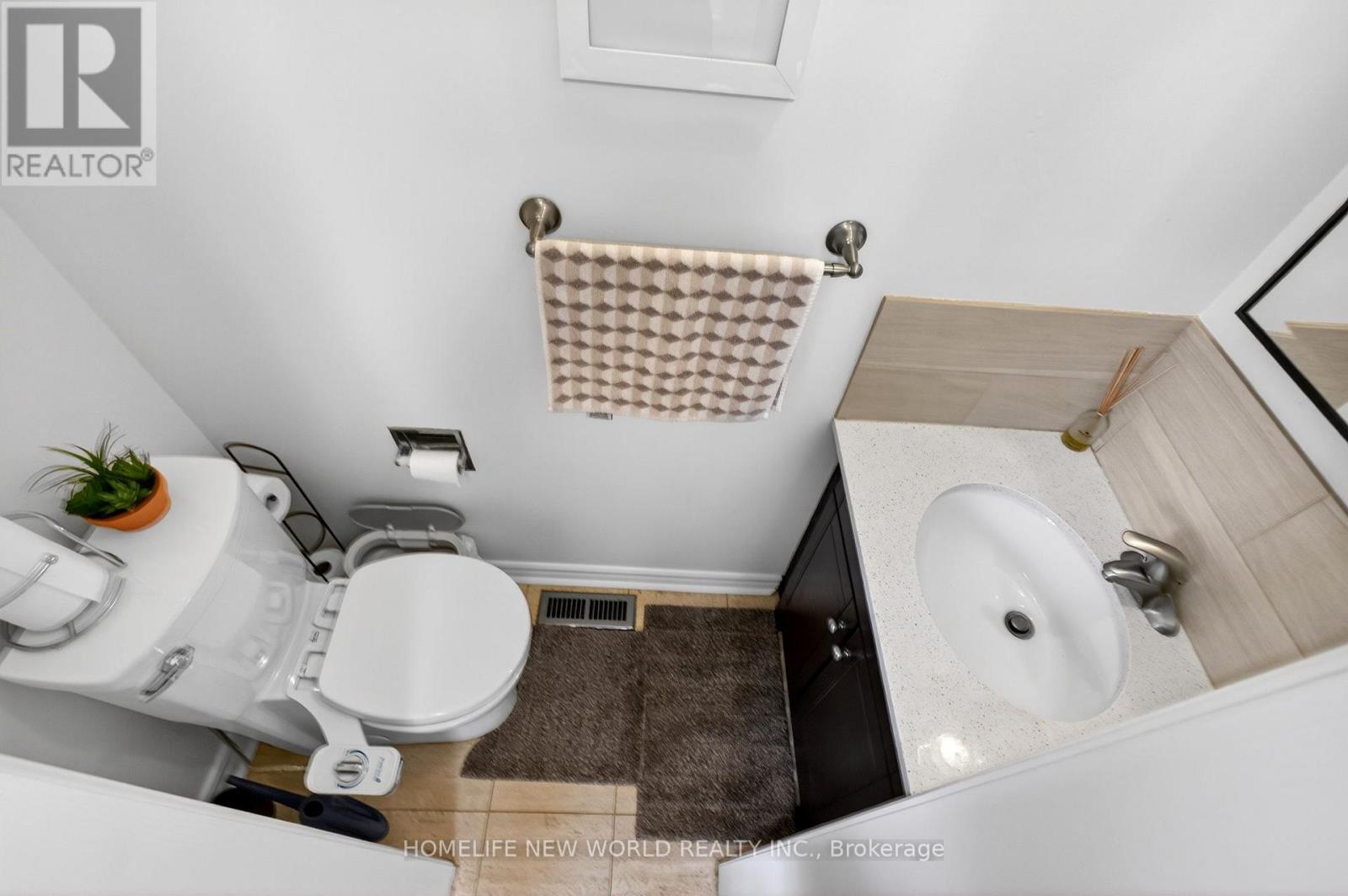 74 Heathcliffe Square, Brampton, Ontario  L6S 5R4 - Photo 14 - W12909540