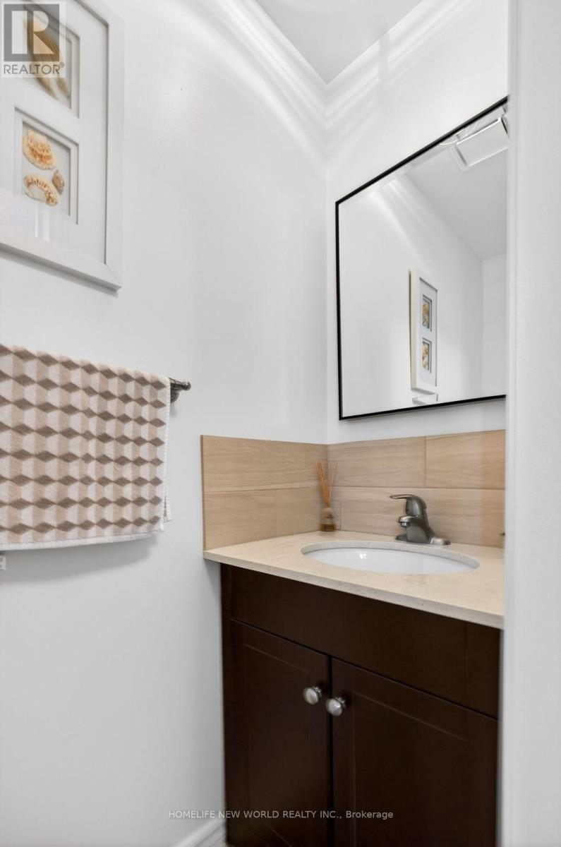 74 Heathcliffe Square, Brampton, Ontario  L6S 5R4 - Photo 15 - W12909540