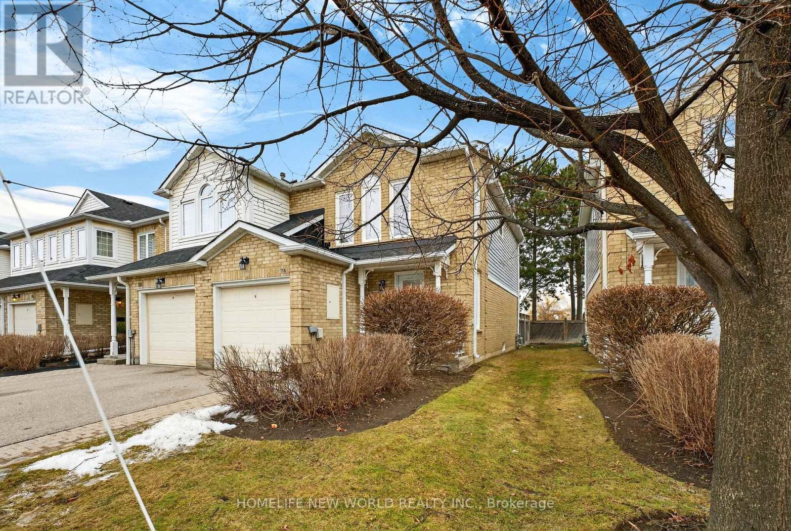 74 Heathcliffe Square, Brampton, Ontario  L6S 5R4 - Photo 2 - W12909540
