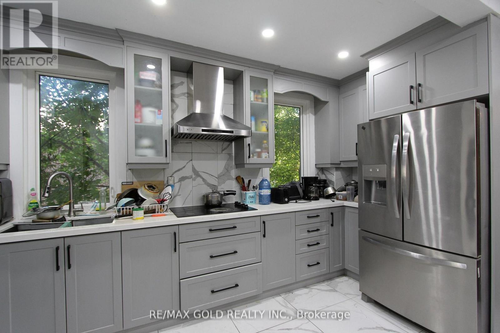 961 Lakeshore Road W, Mississauga, Ontario  L5H 1H8 - Photo 13 - W12909550