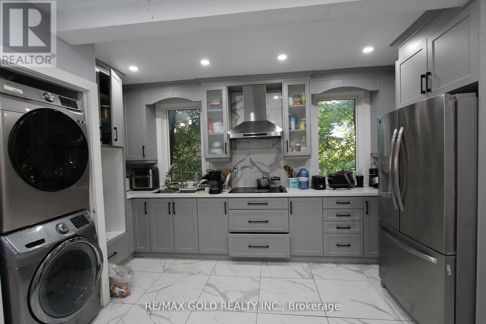 961 Lakeshore Road W, Mississauga, Ontario  L5H 1H8 - Photo 14 - W12909550