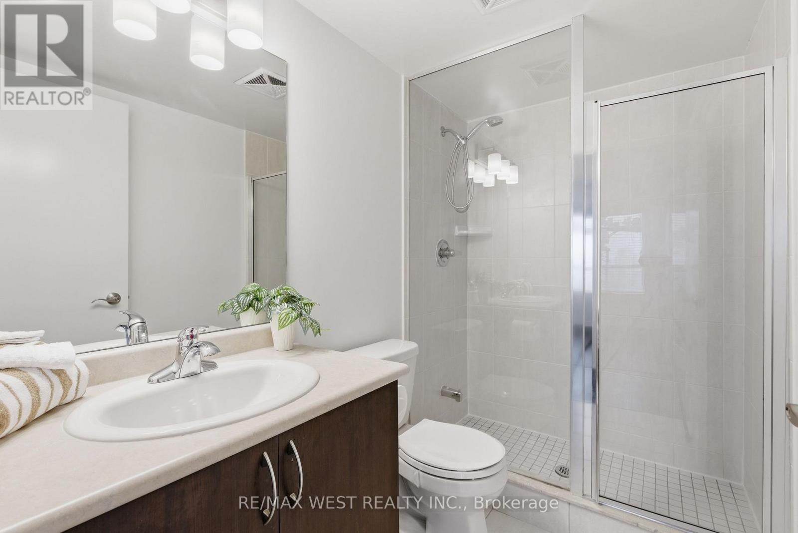 1508 - 61 Heintzman Street, Toronto, Ontario  M6P 5A2 - Photo 11 - W12909564