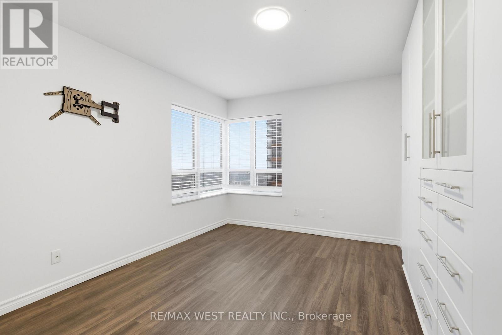 1508 - 61 Heintzman Street, Toronto, Ontario  M6P 5A2 - Photo 14 - W12909564