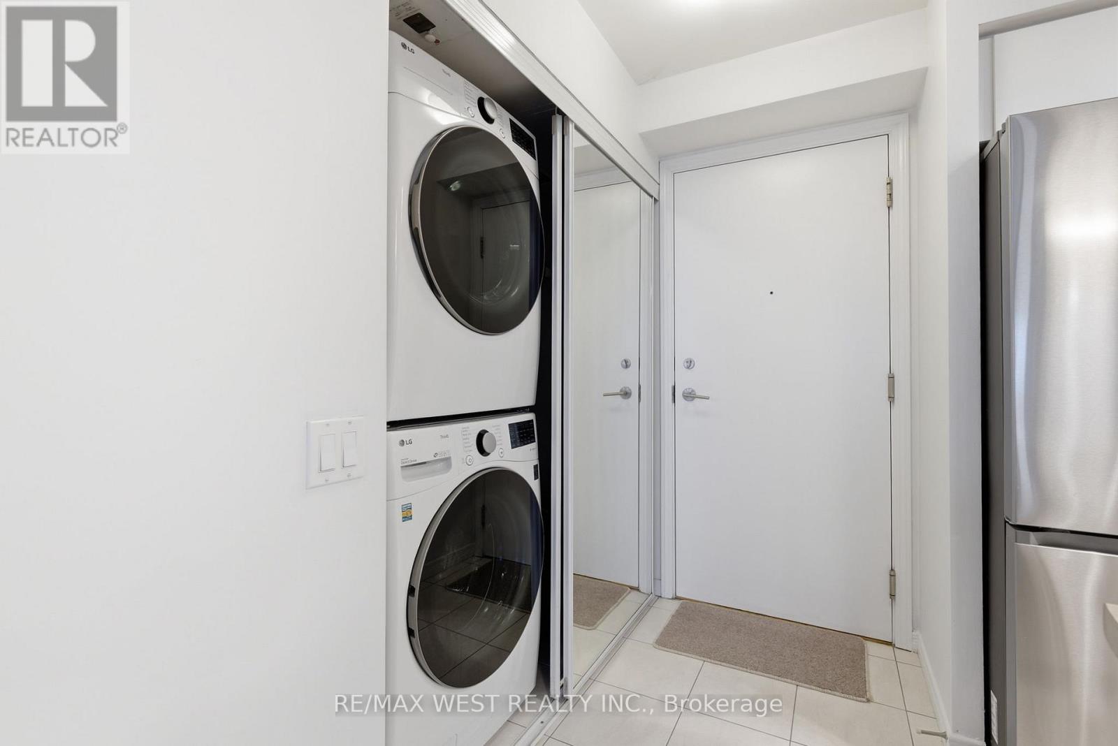 1508 - 61 Heintzman Street, Toronto, Ontario  M6P 5A2 - Photo 22 - W12909564