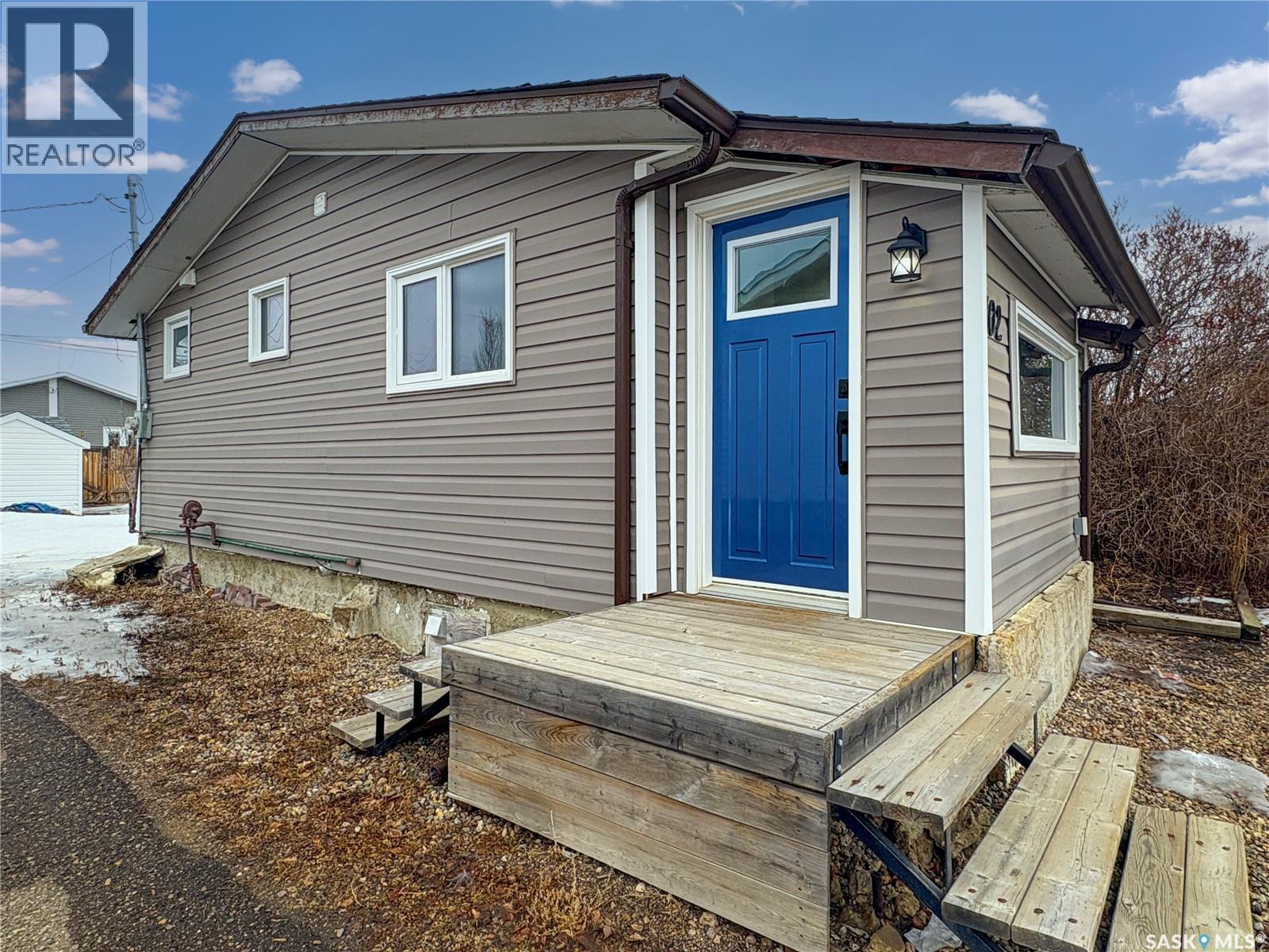 102 18th Street, Battleford, Saskatchewan  S0M 0E0 - Photo 2 - SK031033