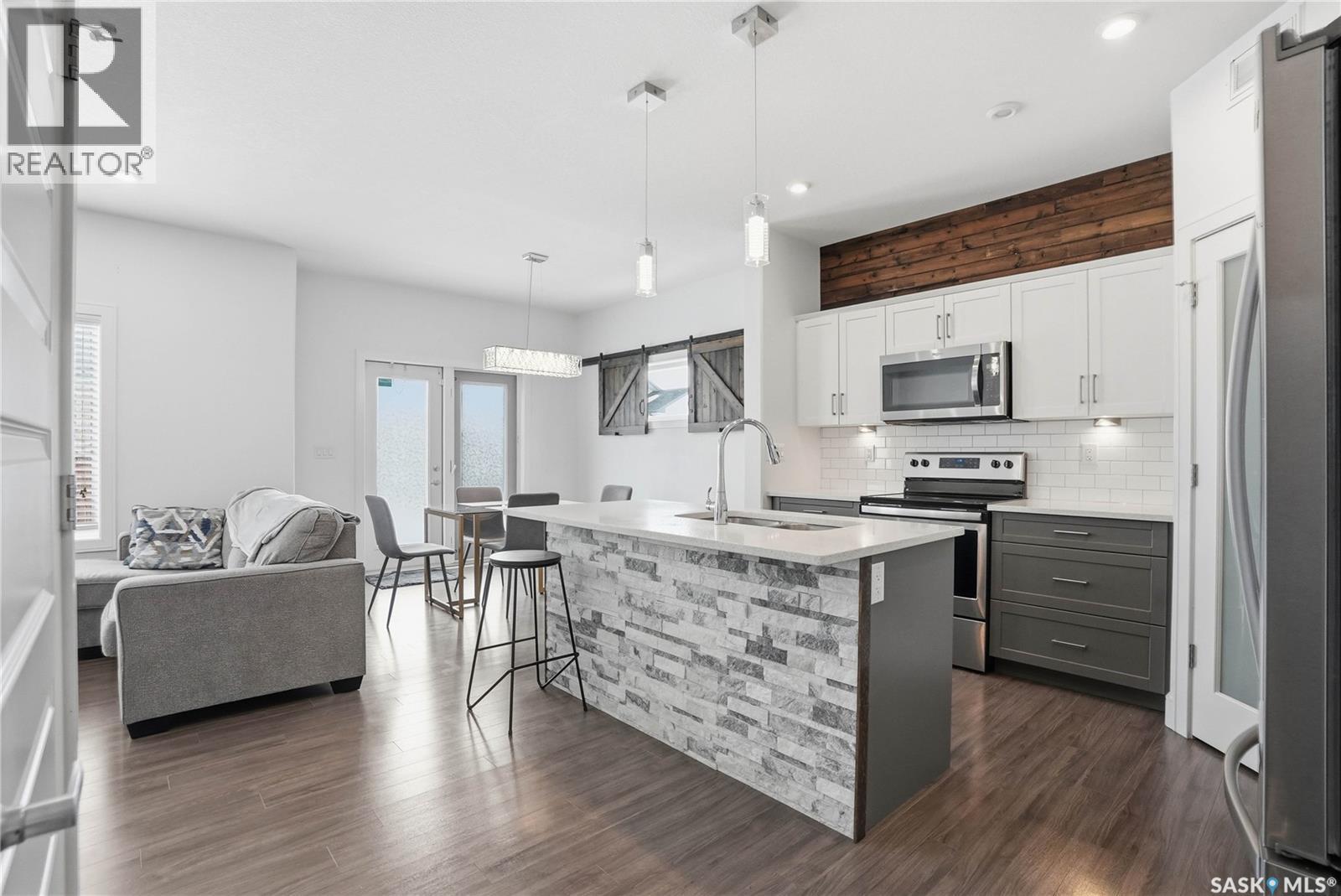 166 Beaudry Crescent, Martensville, Saskatchewan  S0K 2T1 - Photo 3 - SK031032