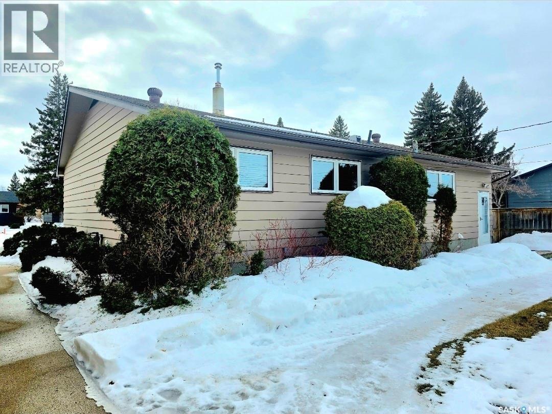 274 10th Avenue W, Melville, Saskatchewan  S0A 2P0 - Photo 2 - SK031029