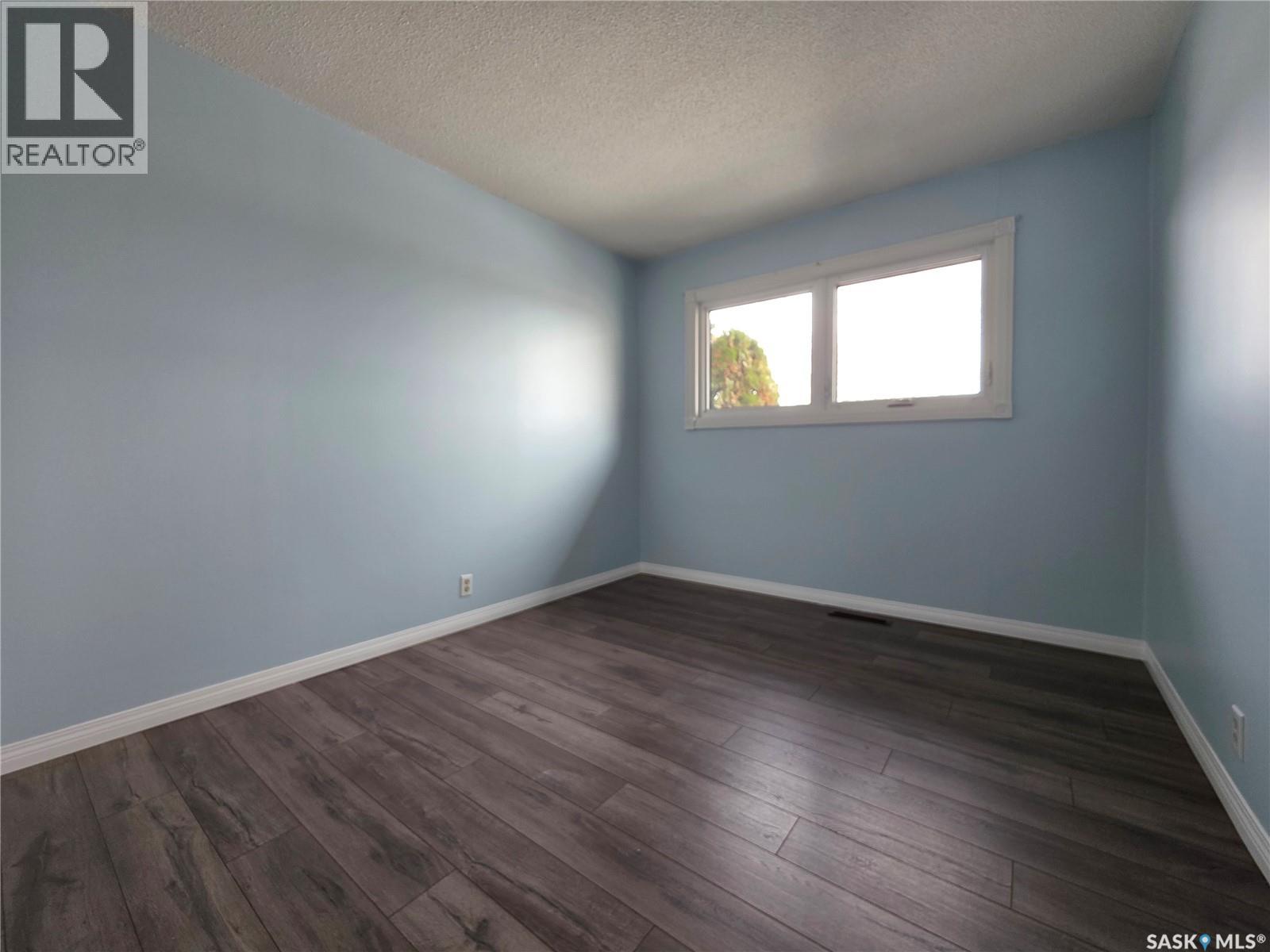 274 10th Avenue W, Melville, Saskatchewan  S0A 2P0 - Photo 23 - SK031029