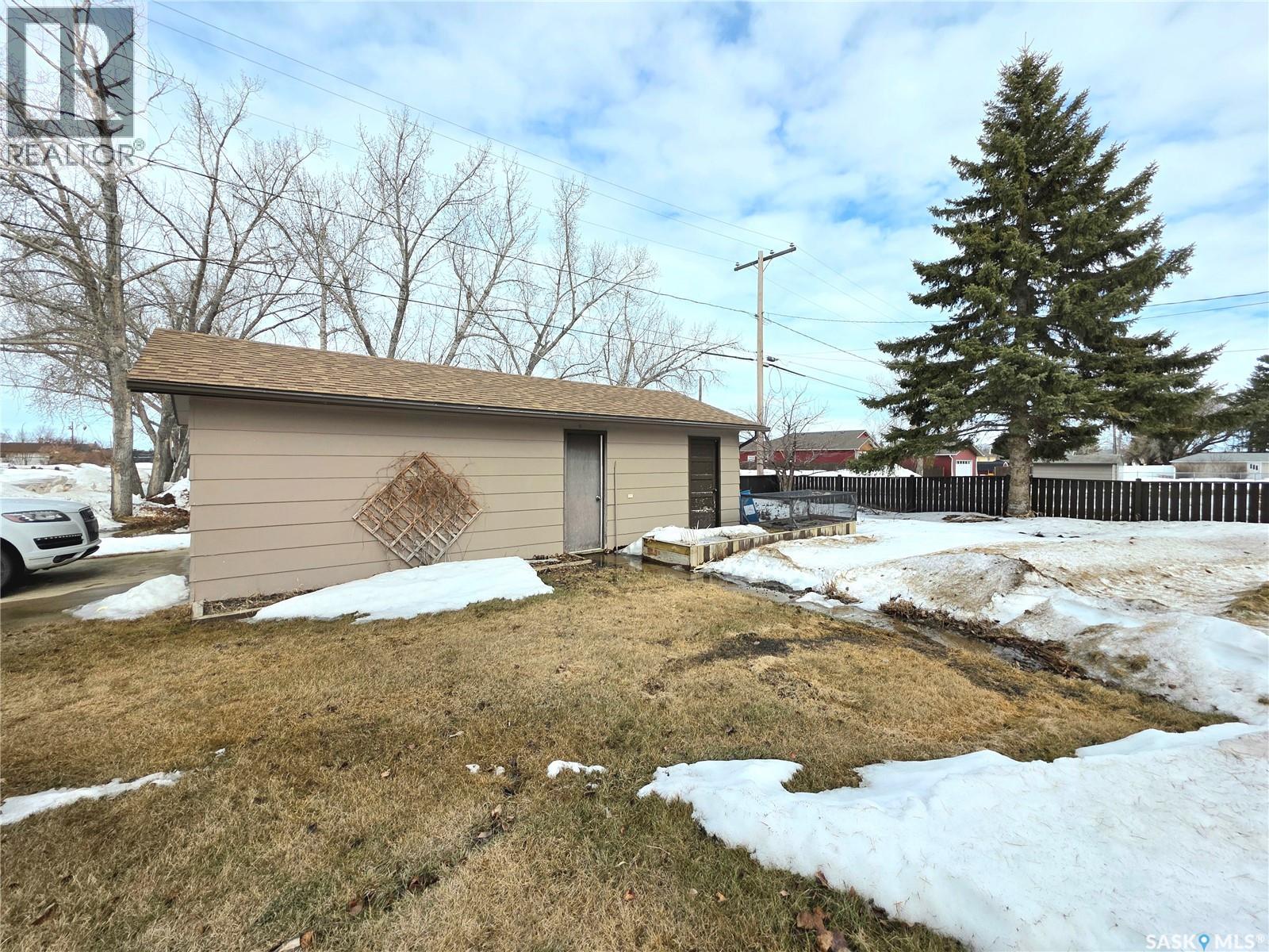 274 10th Avenue W, Melville, Saskatchewan  S0A 2P0 - Photo 5 - SK031029