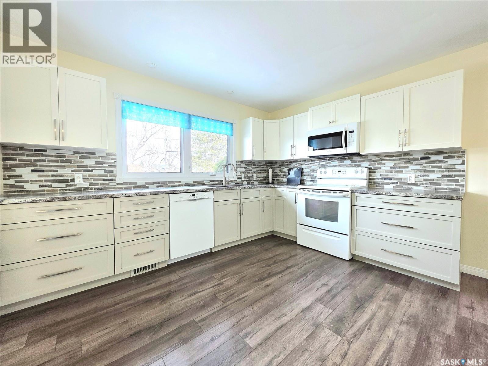 274 10th Avenue W, Melville, Saskatchewan  S0A 2P0 - Photo 9 - SK031029