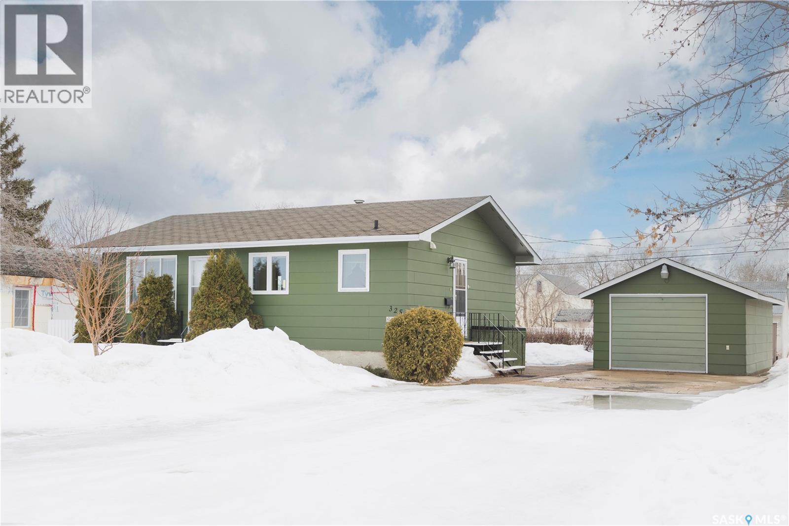 325 7th Street, Duck Lake, Saskatchewan  S0K 1J0 - Photo 2 - SK031024