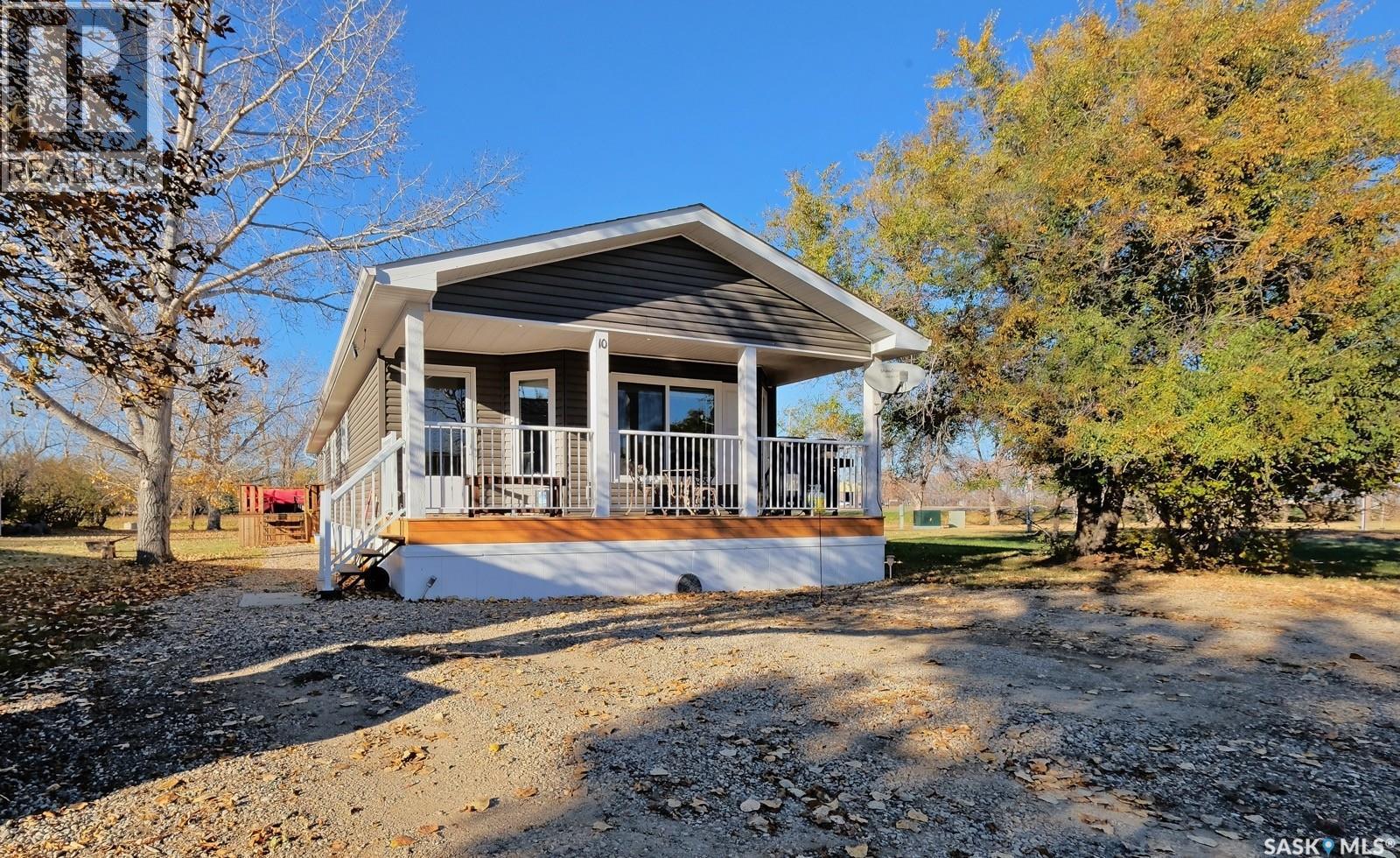 10 Prairie View Crescent, Rosetown, Saskatchewan  S0L 2V0 - Photo 2 - SK031001