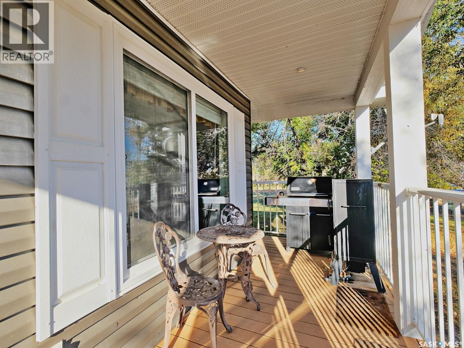 10 Prairie View Crescent, Rosetown, Saskatchewan  S0L 2V0 - Photo 3 - SK031001