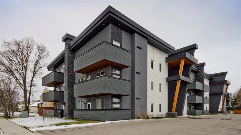 21 555 Main Street, Steinbach, Manitoba  R5G 2N3 - Photo 0 - 202600479