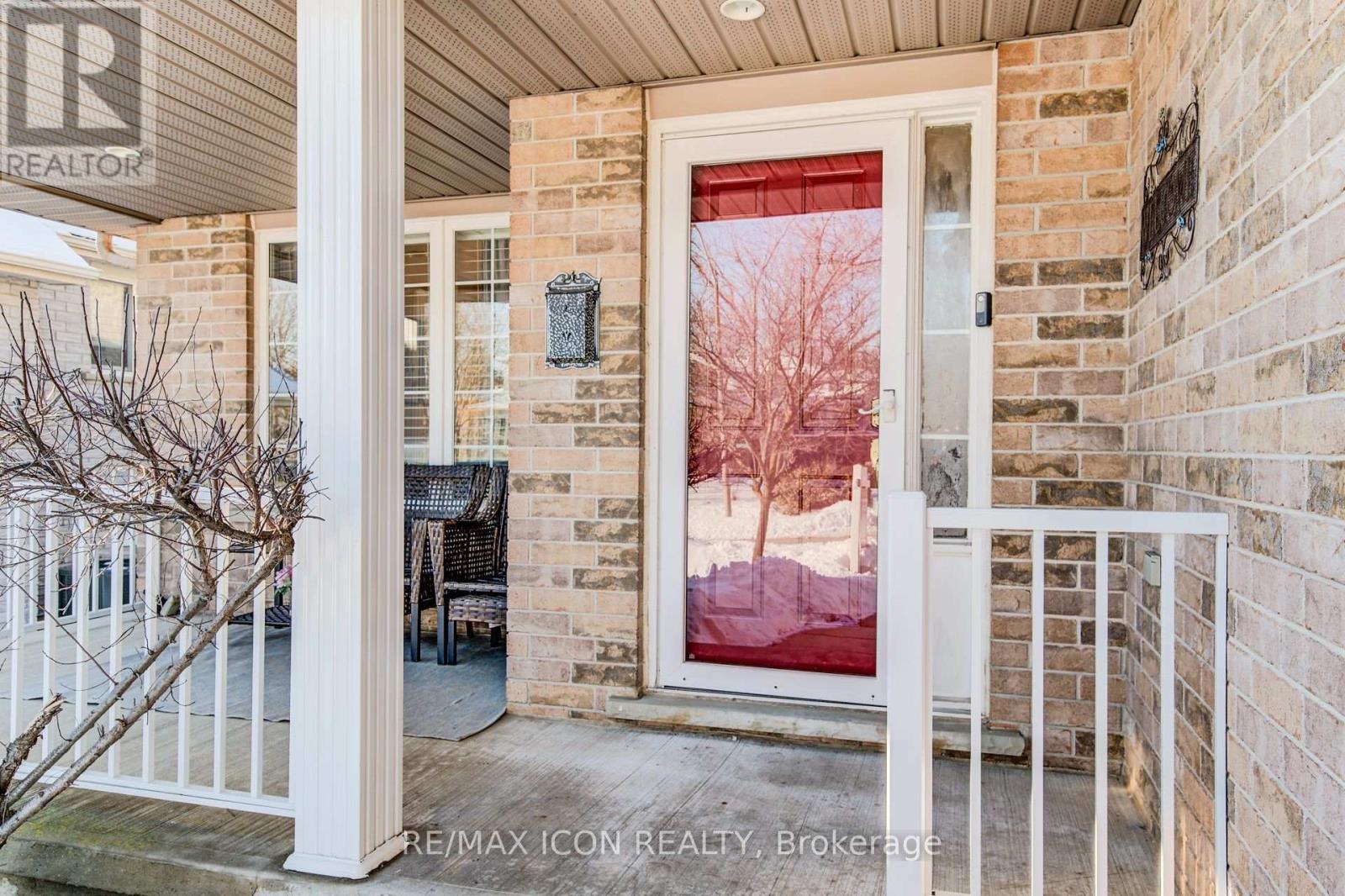 84 Endeavour Drive, Cambridge, Ontario  N3C 4C2 - Photo 3 - X12909412