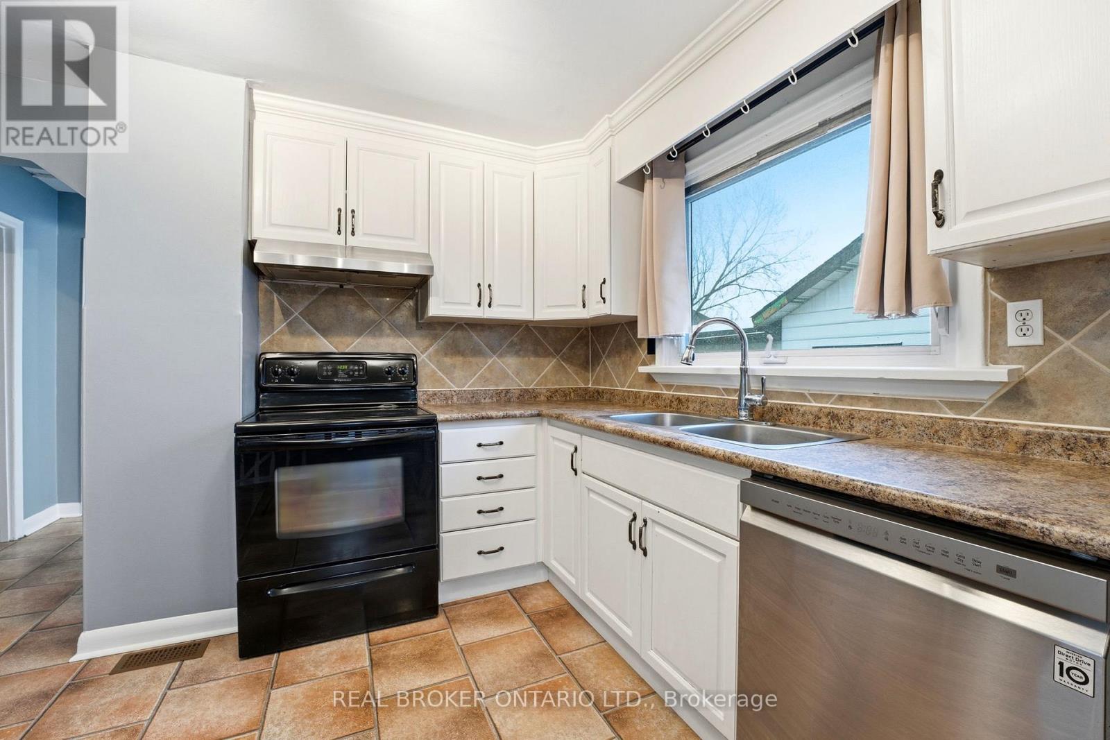 9 Mercer Road, Cambridge, Ontario  N1R 5A6 - Photo 10 - X12909478