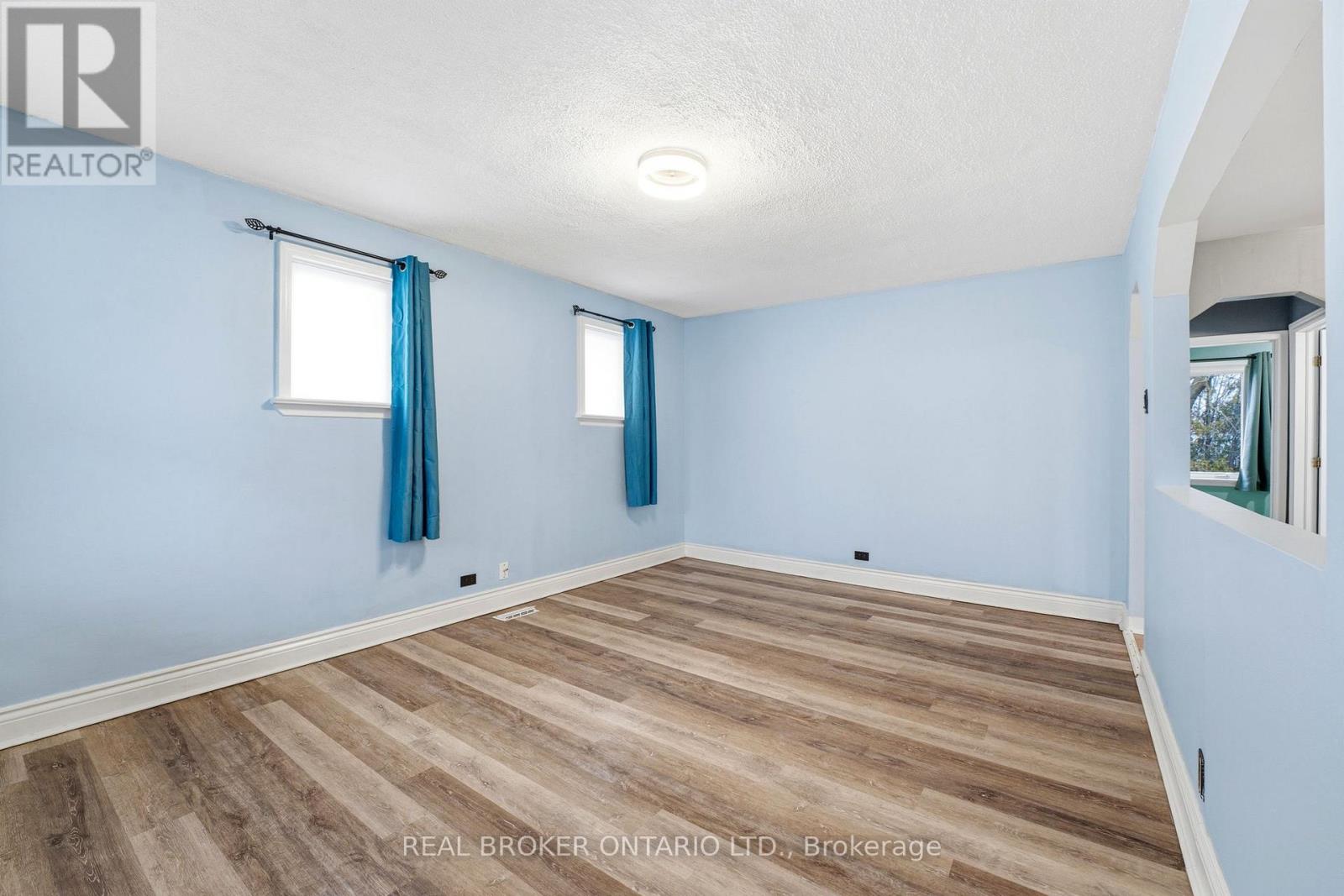 9 Mercer Road, Cambridge, Ontario  N1R 5A6 - Photo 11 - X12909478