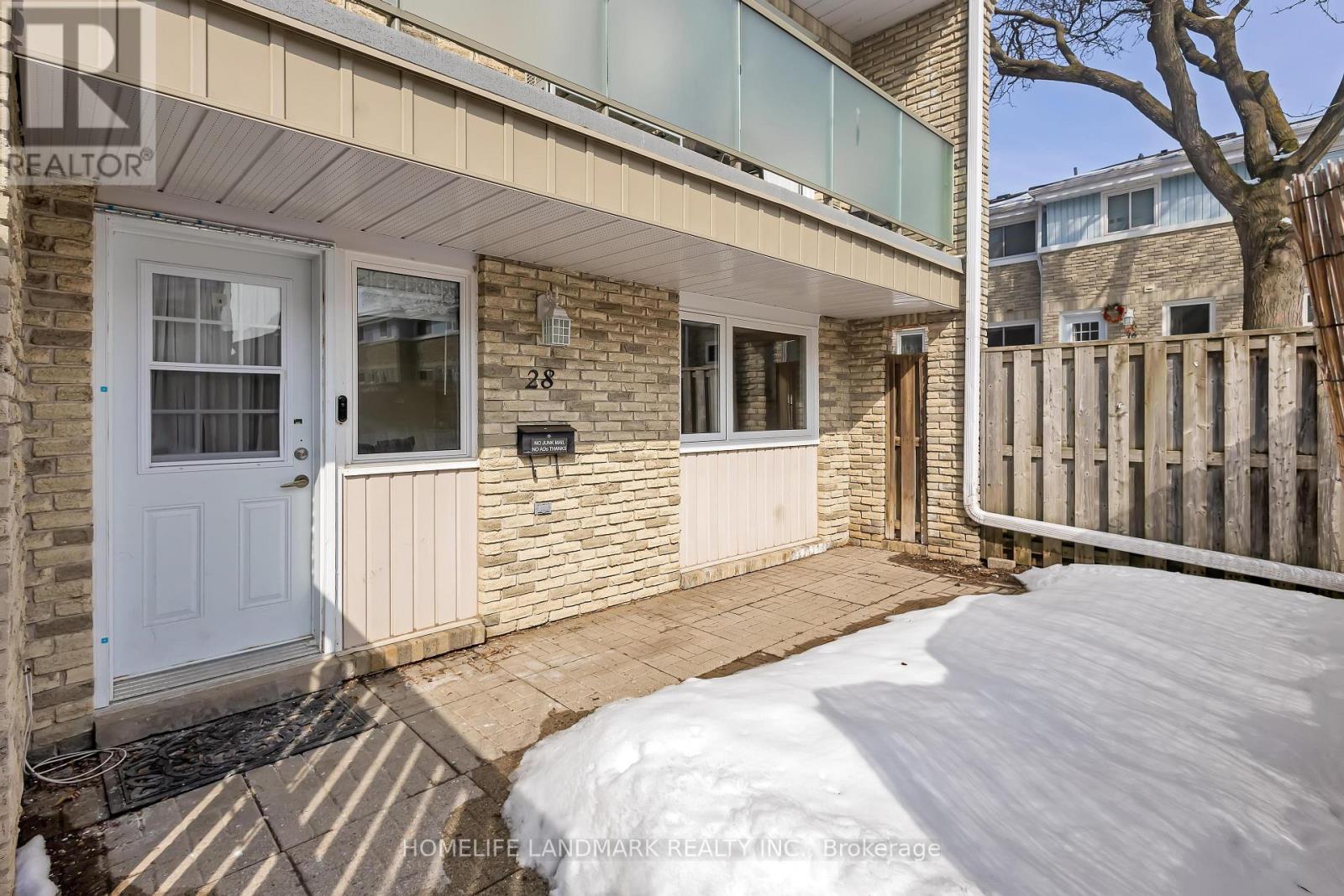 28 - 35 Breckenridge Drive, Kitchener, Ontario  N2B 3H5 - Photo 4 - X12909554