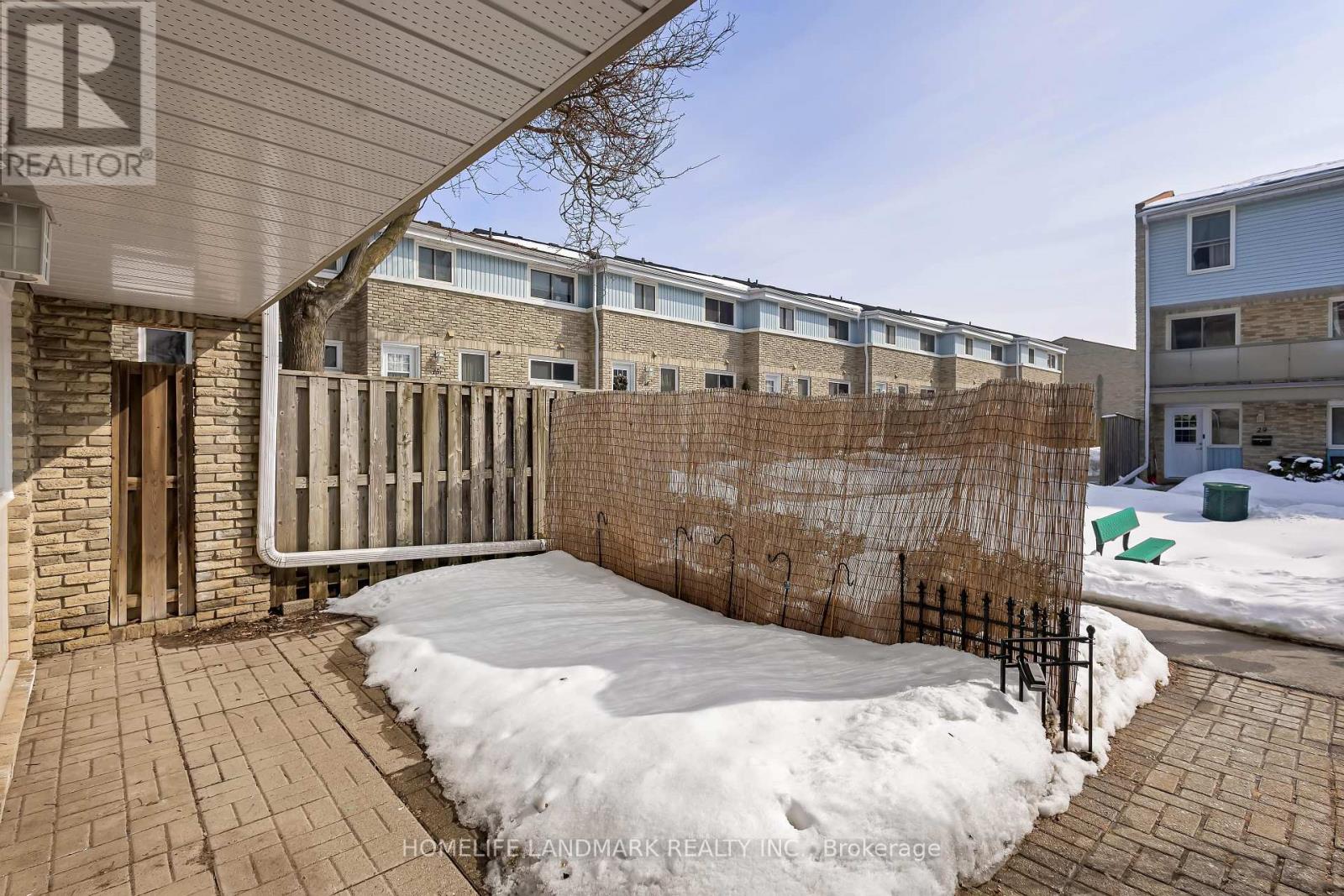 28 - 35 Breckenridge Drive, Kitchener, Ontario  N2B 3H5 - Photo 5 - X12909554