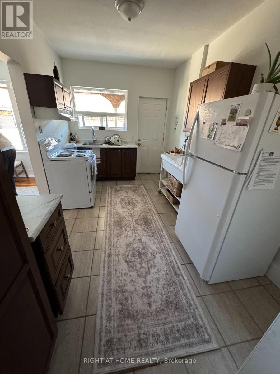 655-91 Giles Boulevard, Windsor, Ontario  N9A 4E3 - Photo 6 - X12909558