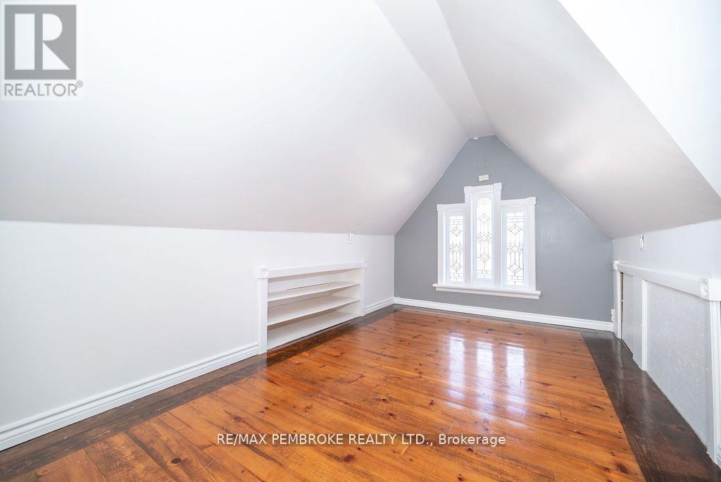 502 Mary Street, Pembroke, Ontario  K8A 5X1 - Photo 27 - X12372734