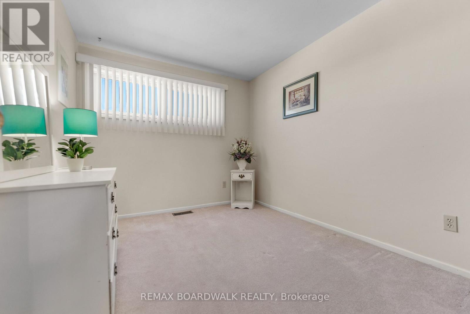 402 Sandhamn Private, Ottawa, Ontario  K1T 2Y9 - Photo 12 - X12734642