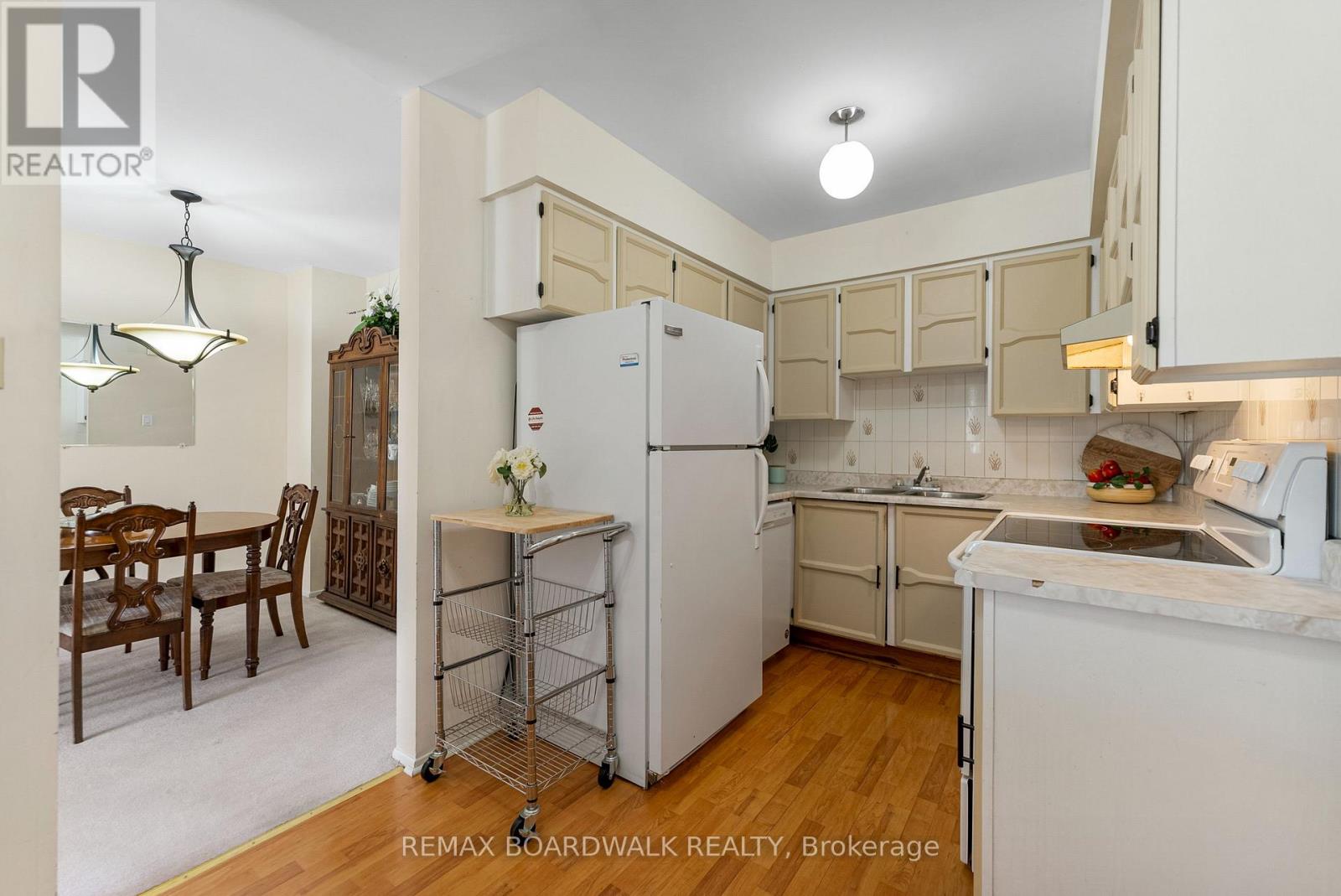 402 Sandhamn Private, Ottawa, Ontario  K1T 2Y9 - Photo 7 - X12734642