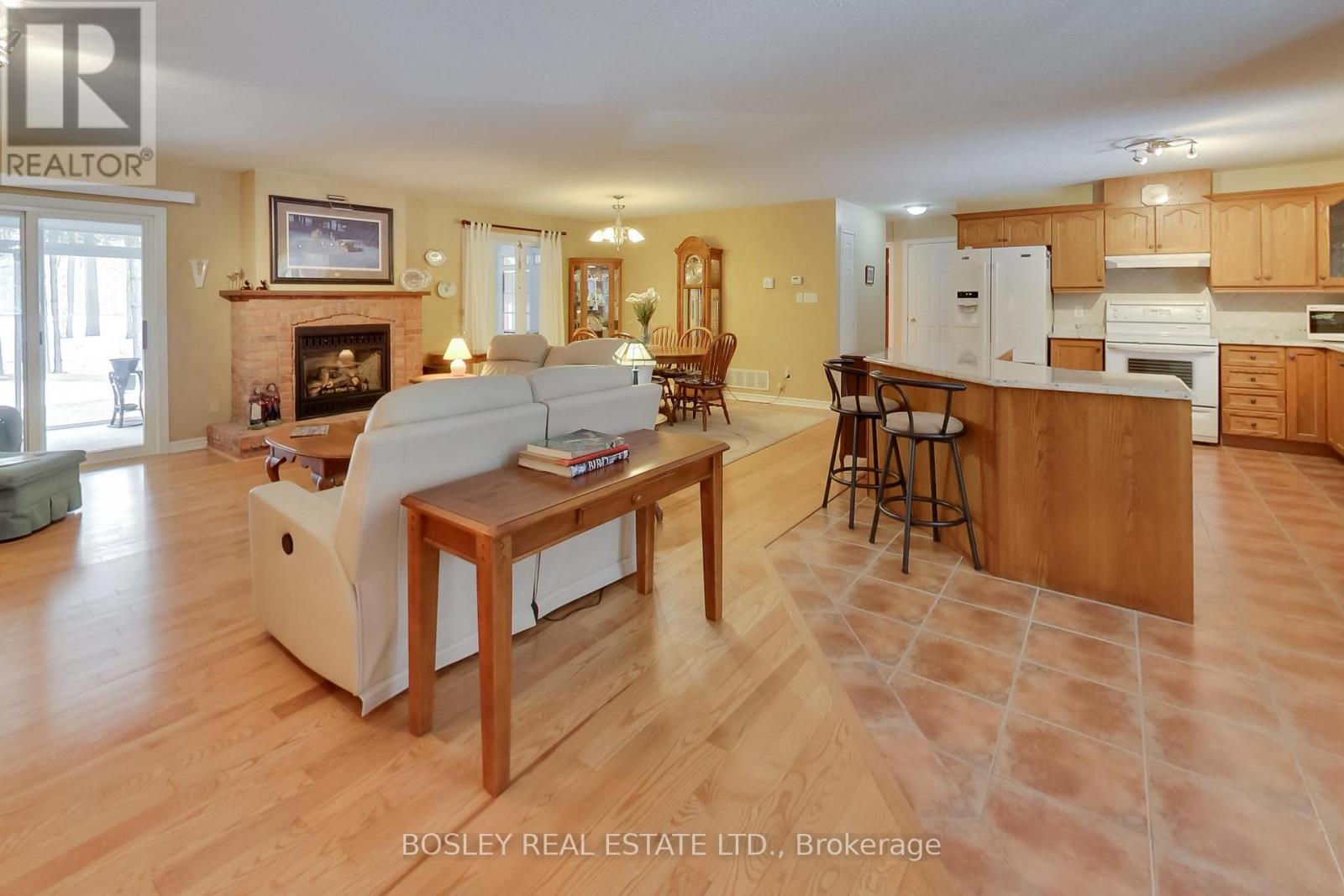 39 Martyn Drive, Wasaga Beach, Ontario  L9Z 1N6 - Photo 5 - S12908722