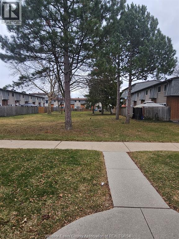 2649 Vine Court, Windsor, Ontario  N8T 2X3 - Photo 2 - 26005780