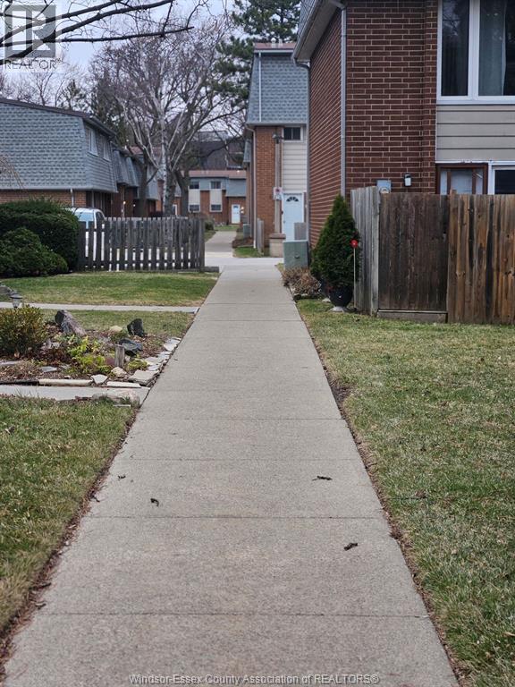 2649 Vine Court, Windsor, Ontario  N8T 2X3 - Photo 3 - 26005780