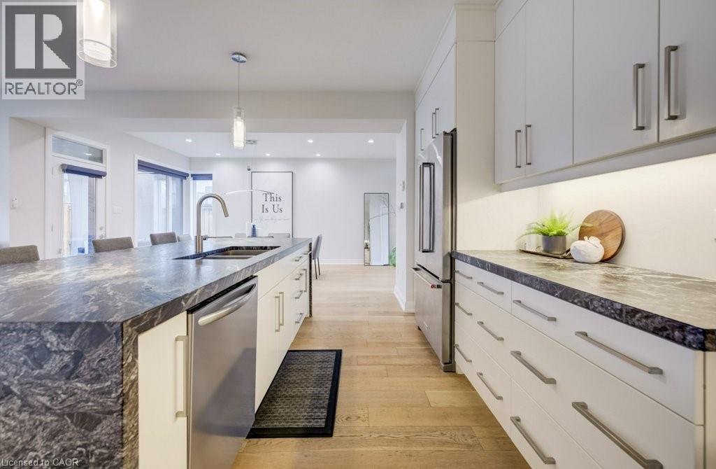 204 Carriage Way, Waterloo, Ontario  N2K 0C6 - Photo 17 - 40803937