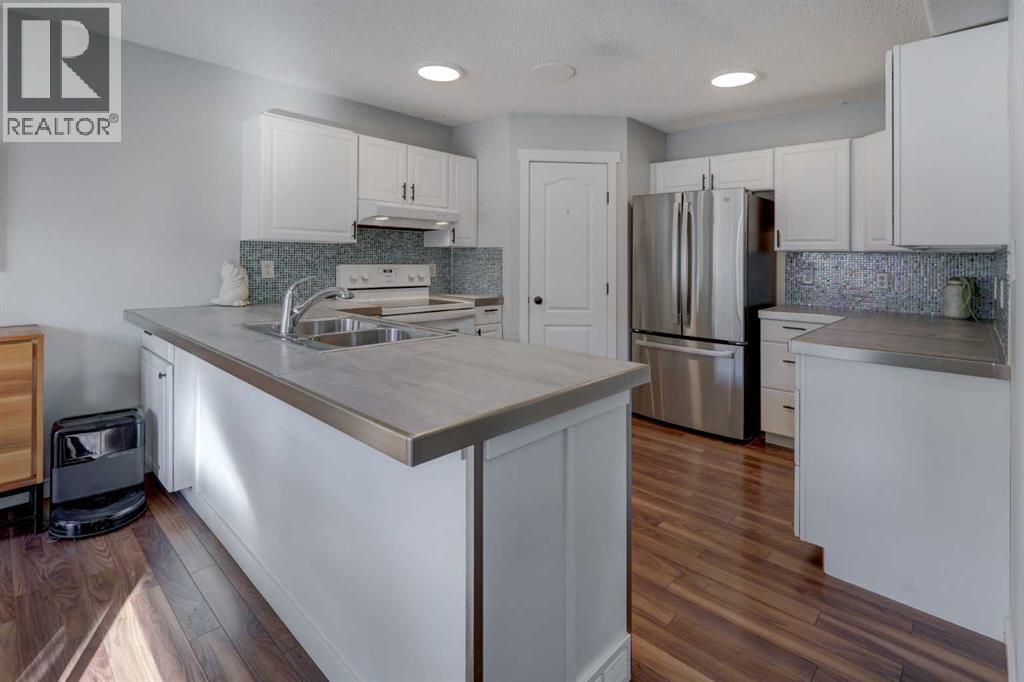 124 Stonegate Close NW, Airdrie, Alberta  T4B 2V2 - Photo 4 - A2293005