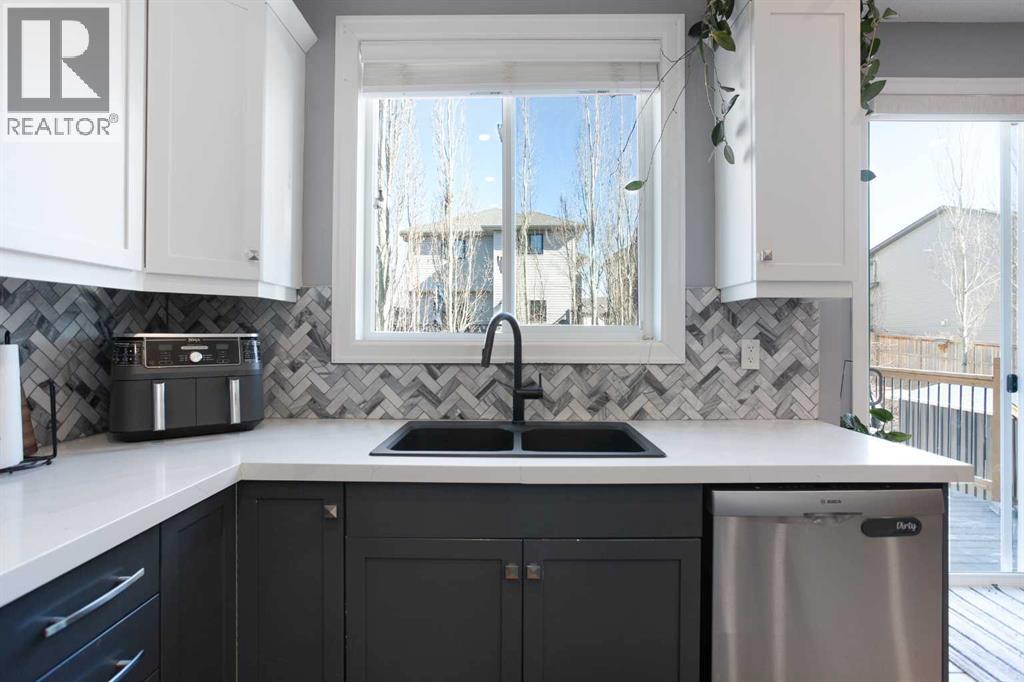 2016 Windsong Drive SW, Airdrie, Alberta  T4B 0P6 - Photo 6 - A2293326