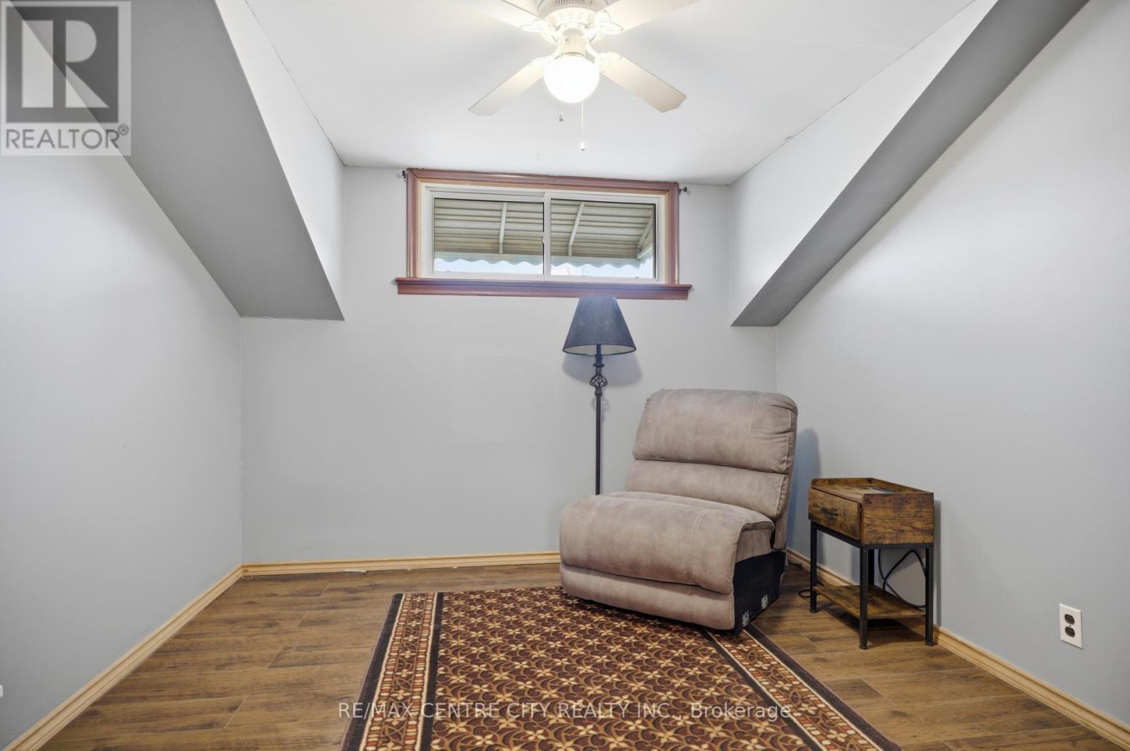 Photo 11 of 23 for 32 Coyne Street