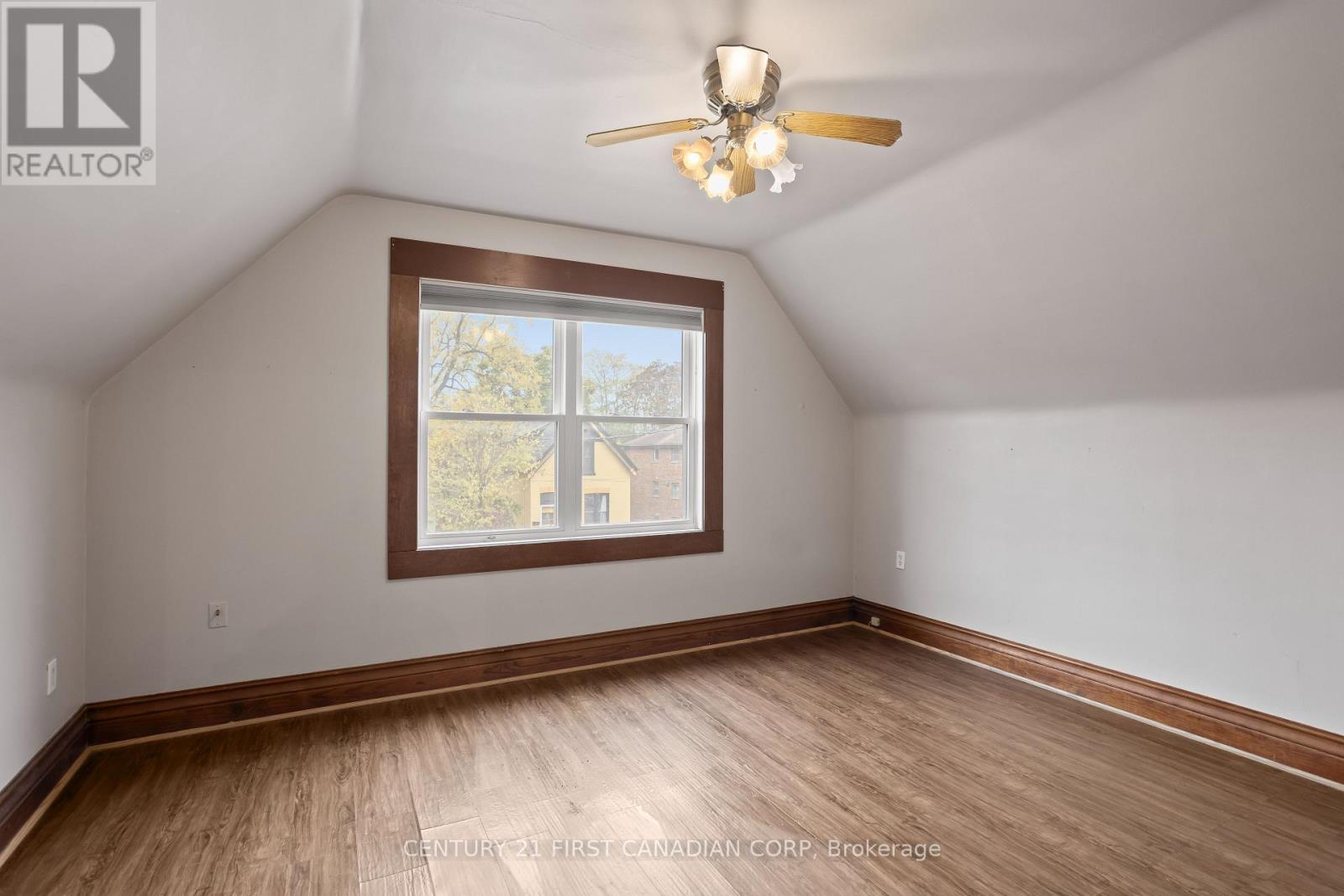 16 Woodward Avenue, London North, Ontario  N6H 2G7 - Photo 27 - X12909778